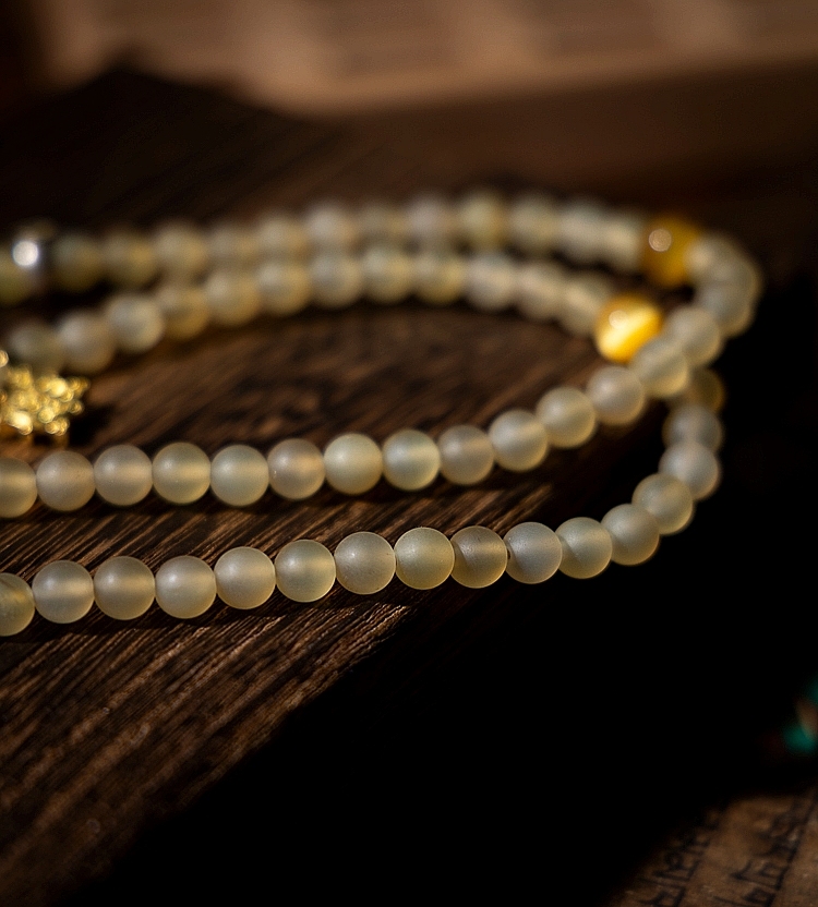 Tibetan Simplicity – Natural Highland Goat Horn Mala