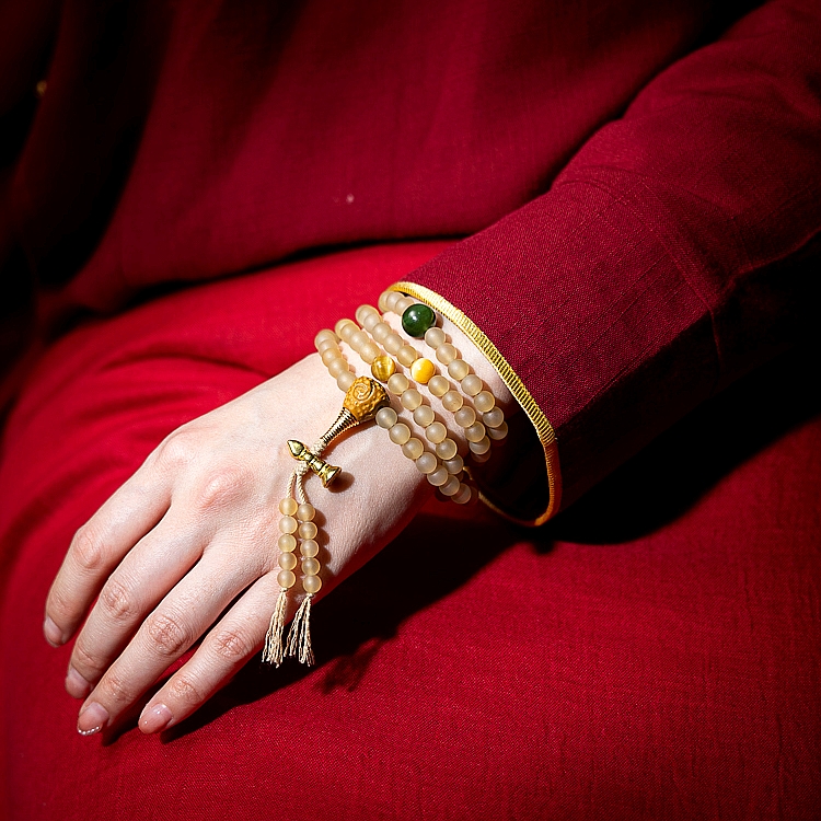 Tibetan Simplicity – Natural Highland Goat Horn Mala