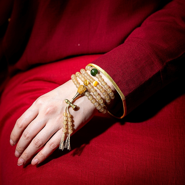 Tibetan Simplicity – Natural Highland Goat Horn Mala