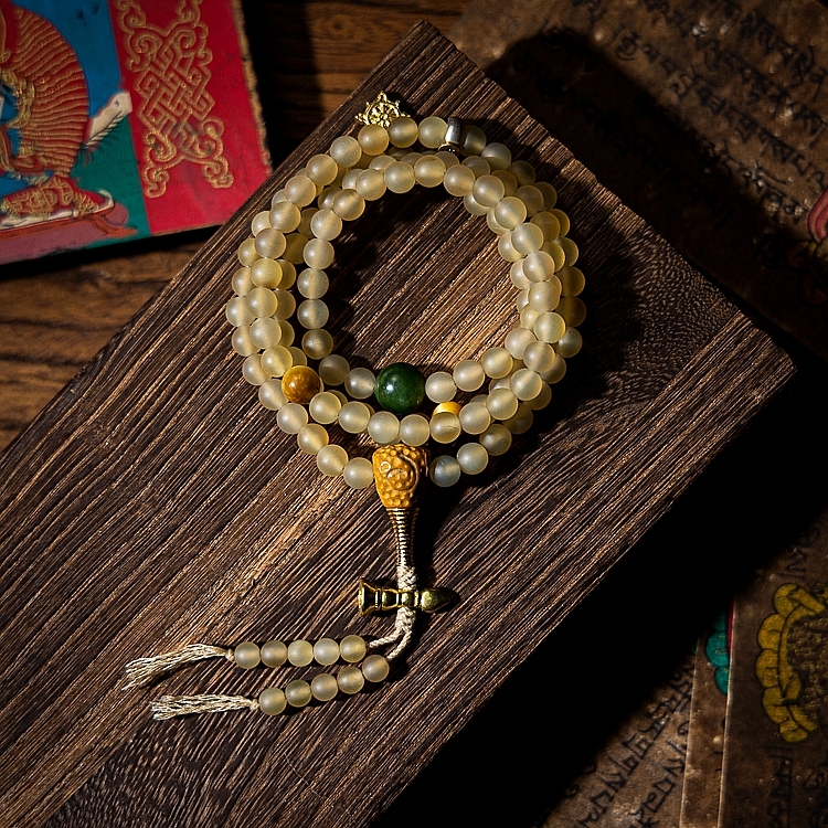 Tibetan Simplicity – Natural Highland Goat Horn Mala