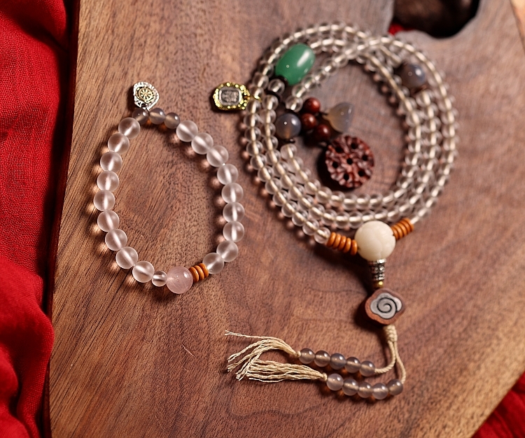 White Tara Blessing – Handcrafted White Glaze Glass (Liu Li) Mala