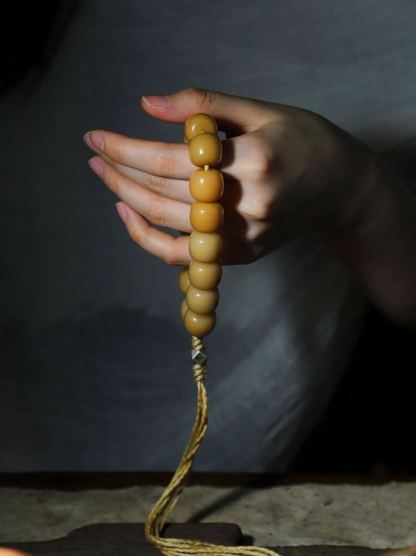 Timeless Essence – Handcrafted Natural Bodhi Root Mala Bracelet with White Jade Beads
