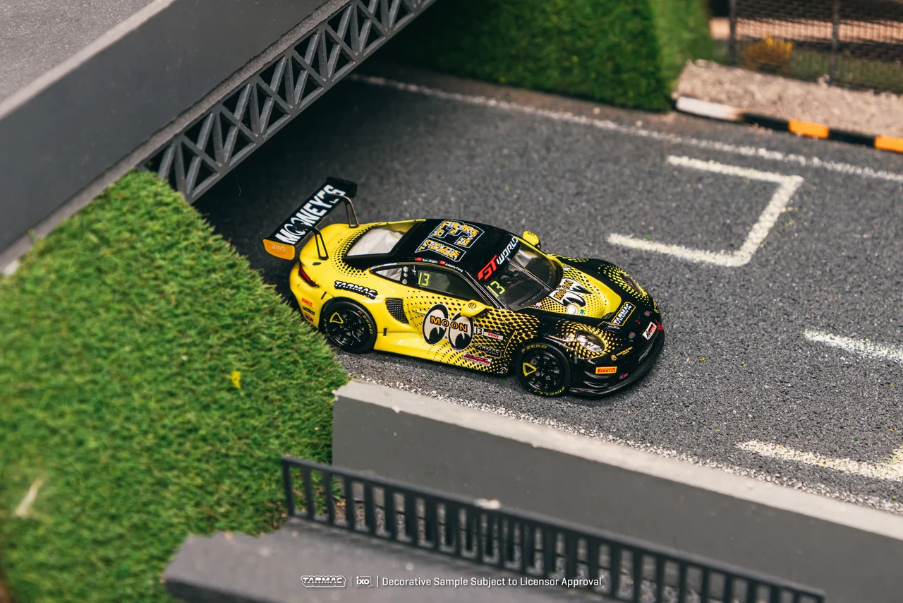 Tarmac Works 1/18 Porsche 911 GT3 R GT World Challenge Asia 2025 Phantom Global Racing Sun Jingzu / Adderly Fong (Pre-order)