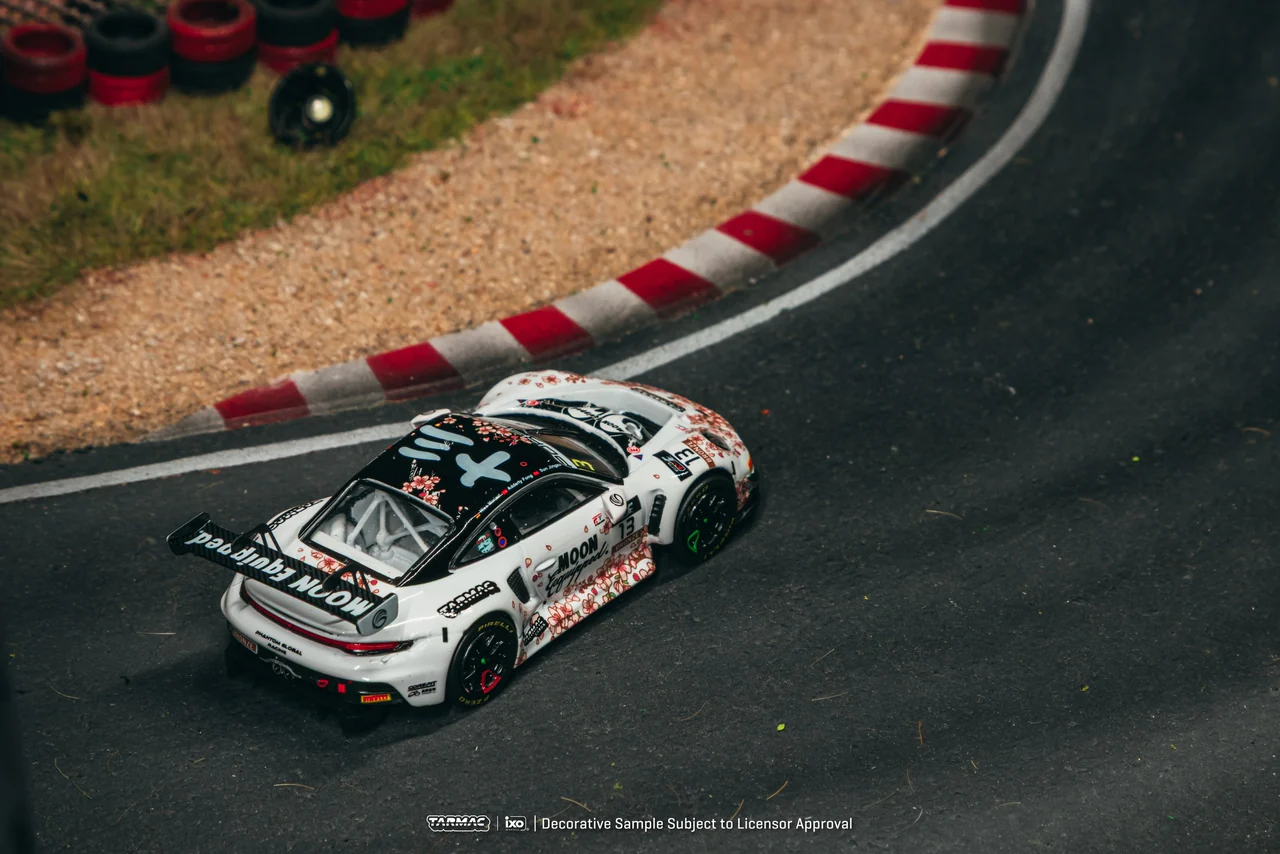 Tarmac Works 1/64 Porsche 911 GT3 R Suzuka 1000km - Intercontinental GT Challenge 2025 Phantom Global Racing Sun Jingzu / Adderly Fong / Nico Menzel (Pre-order)