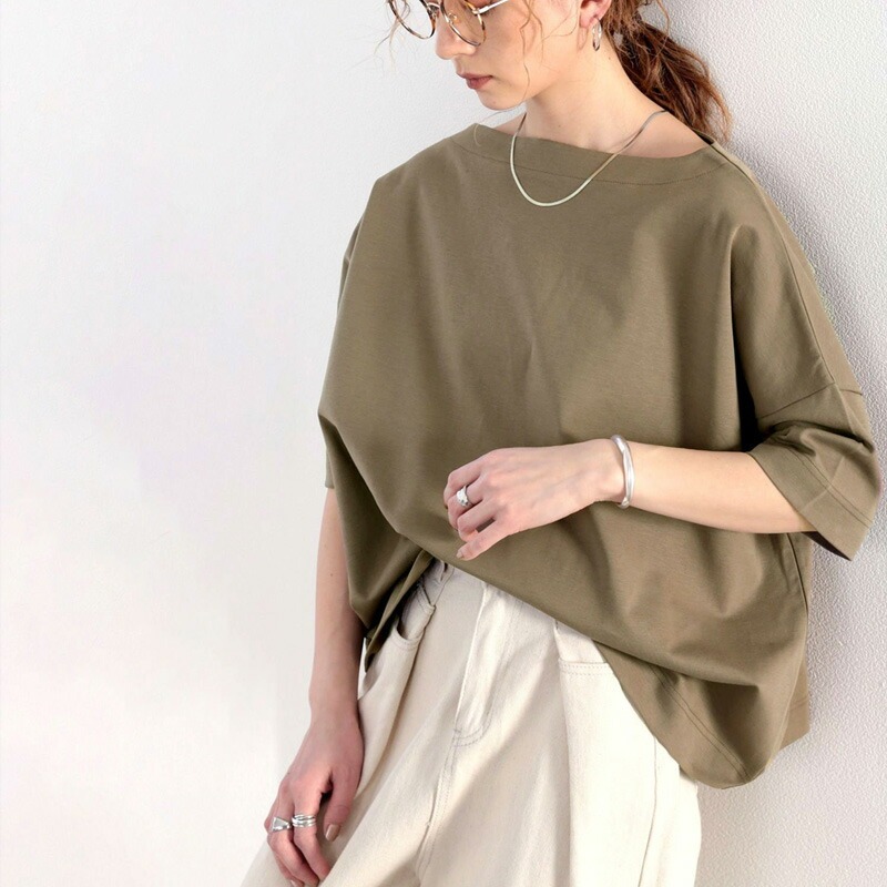 簡約設計感一字領純棉寬鬆五分袖T恤