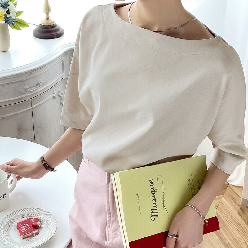 簡約設計感一字領純棉寬鬆五分袖T恤