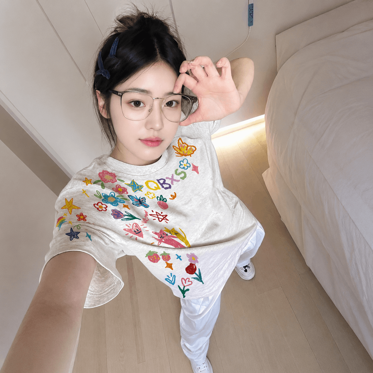 白灰色美式印花短袖上衣