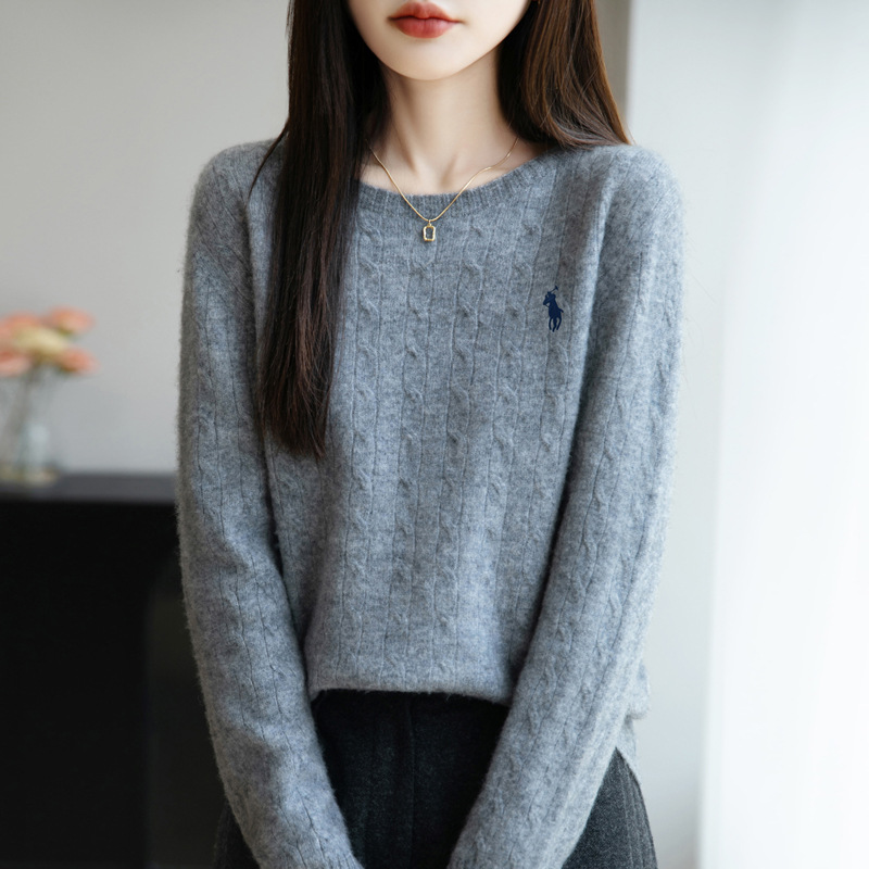 簡約純色套頭圓領麻花打底長袖針織衫