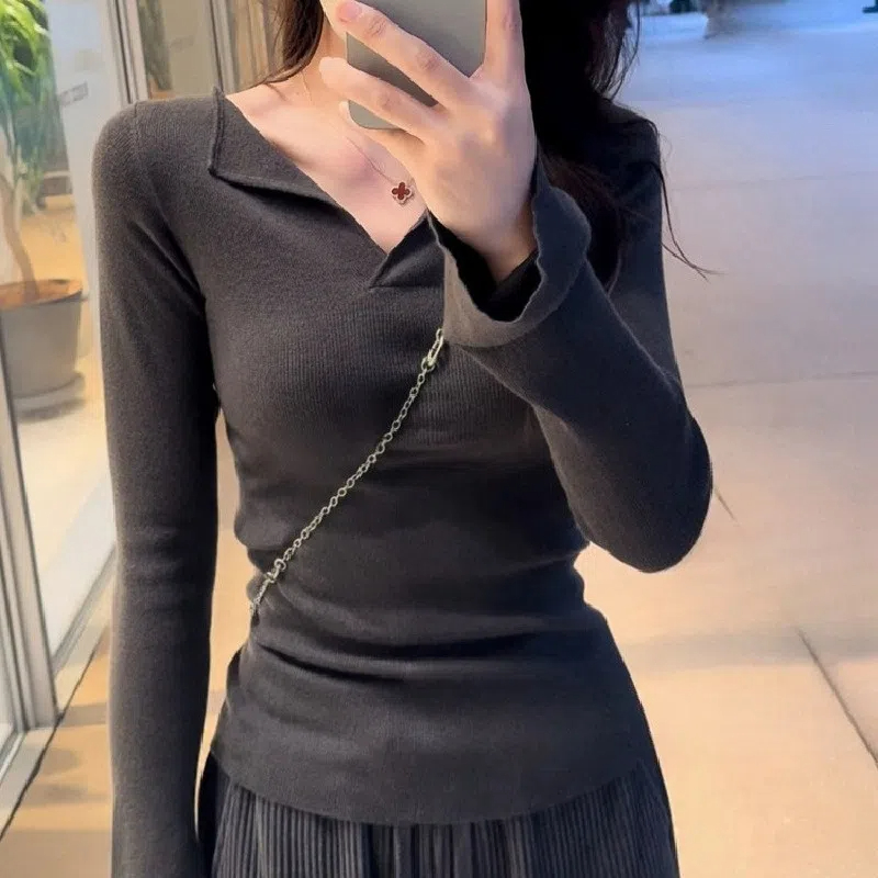 純色修身顯瘦减齡V領針織打底衫