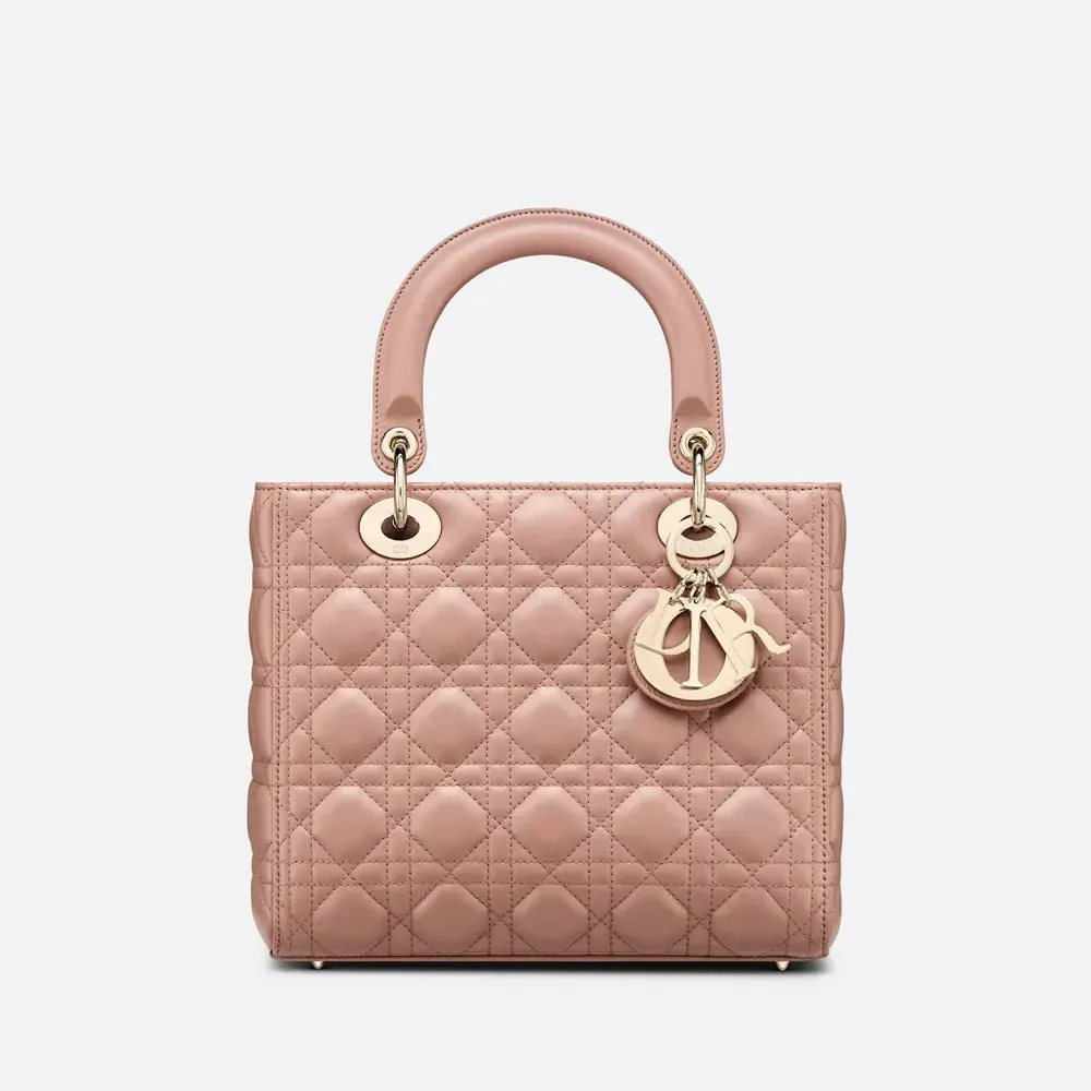 【Dior】大注目！世界的セレブも夢中になるLADY DIOR ミディアムバッグが登場！朝比奈彩さん、新木優子さん、中村アンさんも愛用！