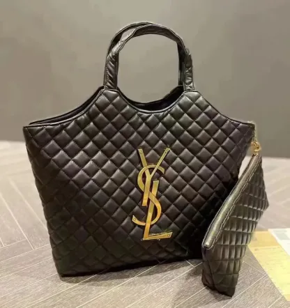 滝沢カレンさん【BLACKPINKROSE同じバッグ】SAINT LAURENTイカール マキシ ショッピングバッグ（ラムスキン／キルティング）