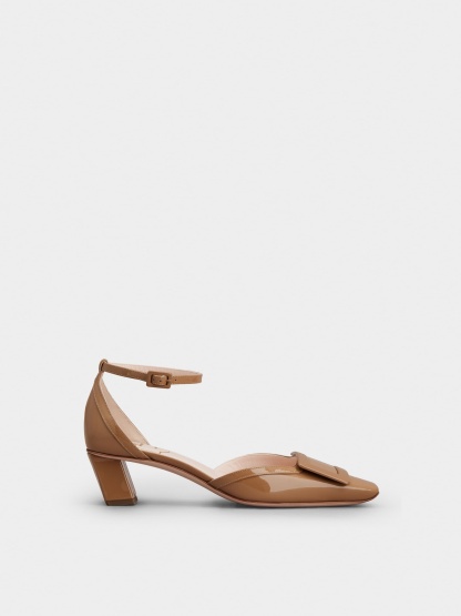 「ベル ヴィヴィエ」ラッカード バックル パテントレザー アンクル ストラップ パンプス 45 mm ブラウン