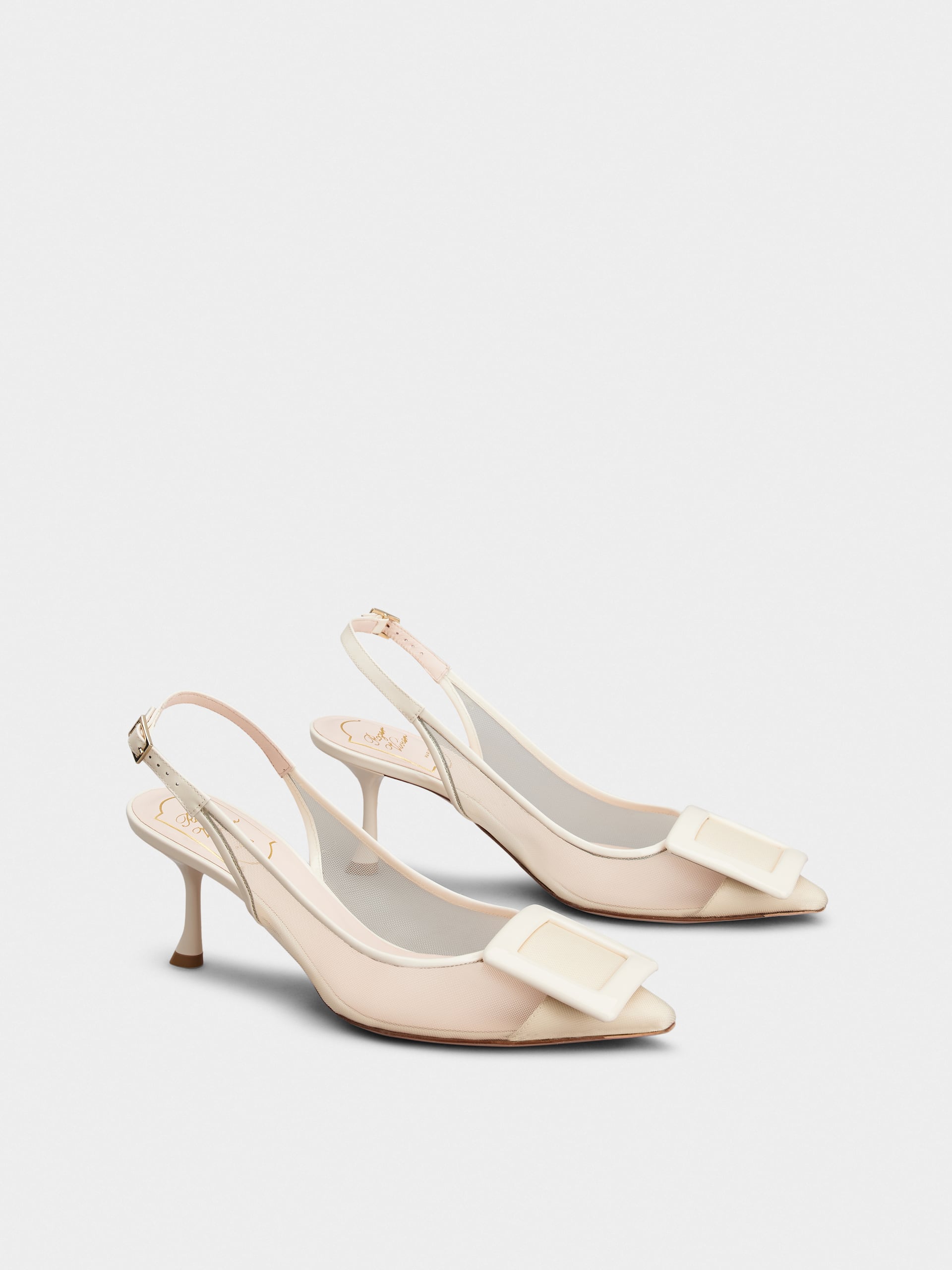 「ヴィヴ イン ザ シティ」ネット カバード バックル ファブリック スリングバック パンプス 65 mm クリーム