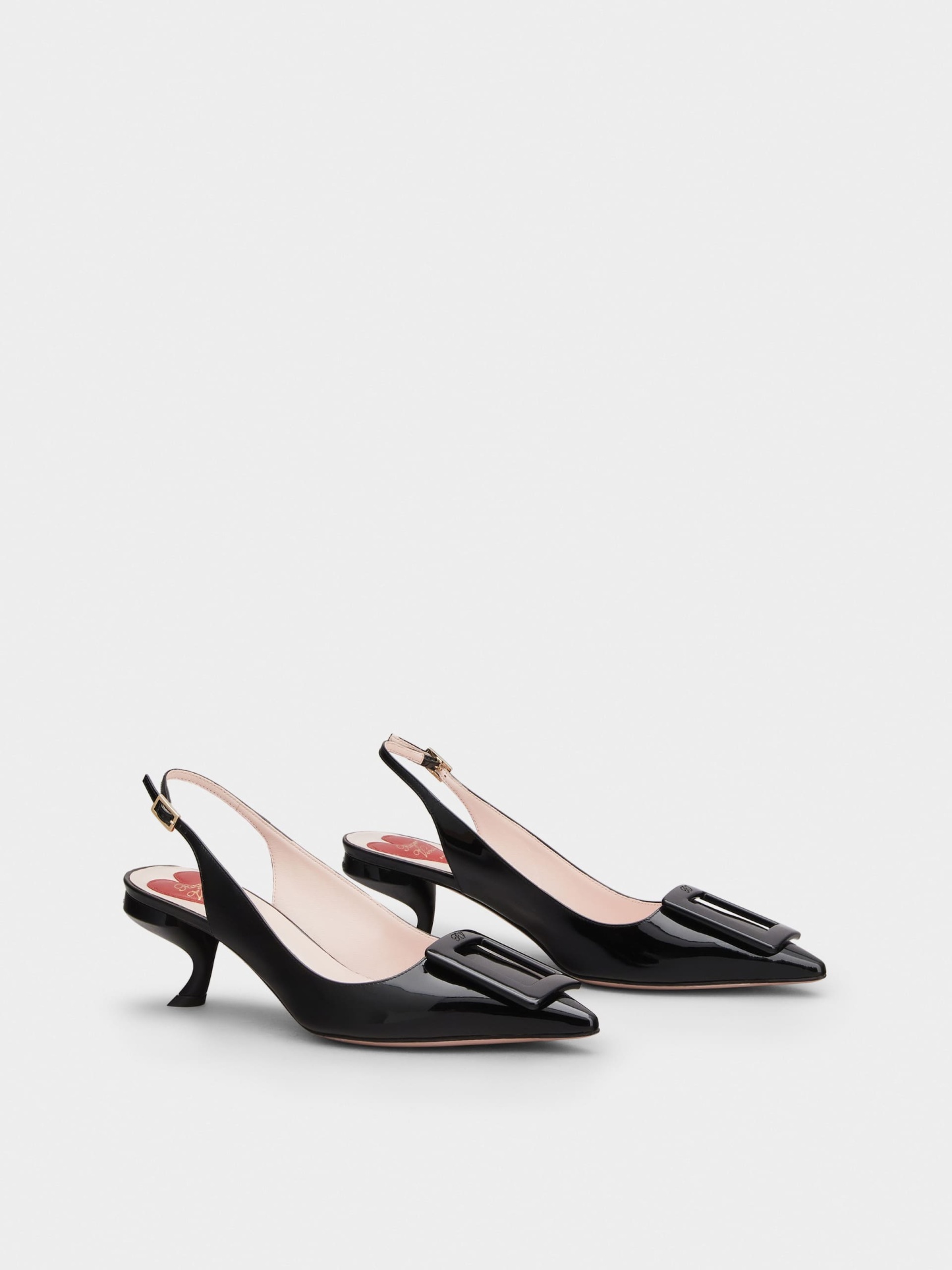 「ヴィルギュル」ラッカード バックル パテントレザー スリングバック パンプス 55 mm ブラック