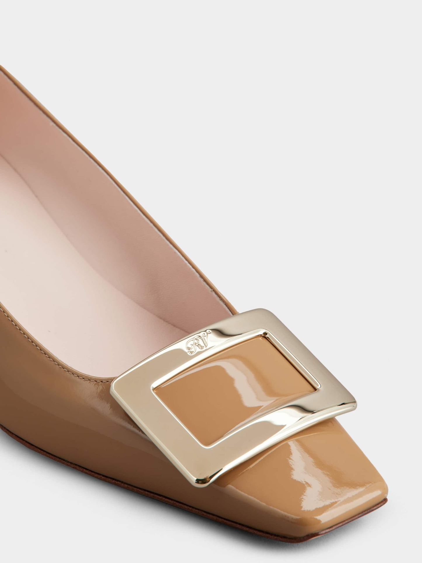 「ベル ヴィヴィエ」パテントレザー パンプス 45 mm ブラウン