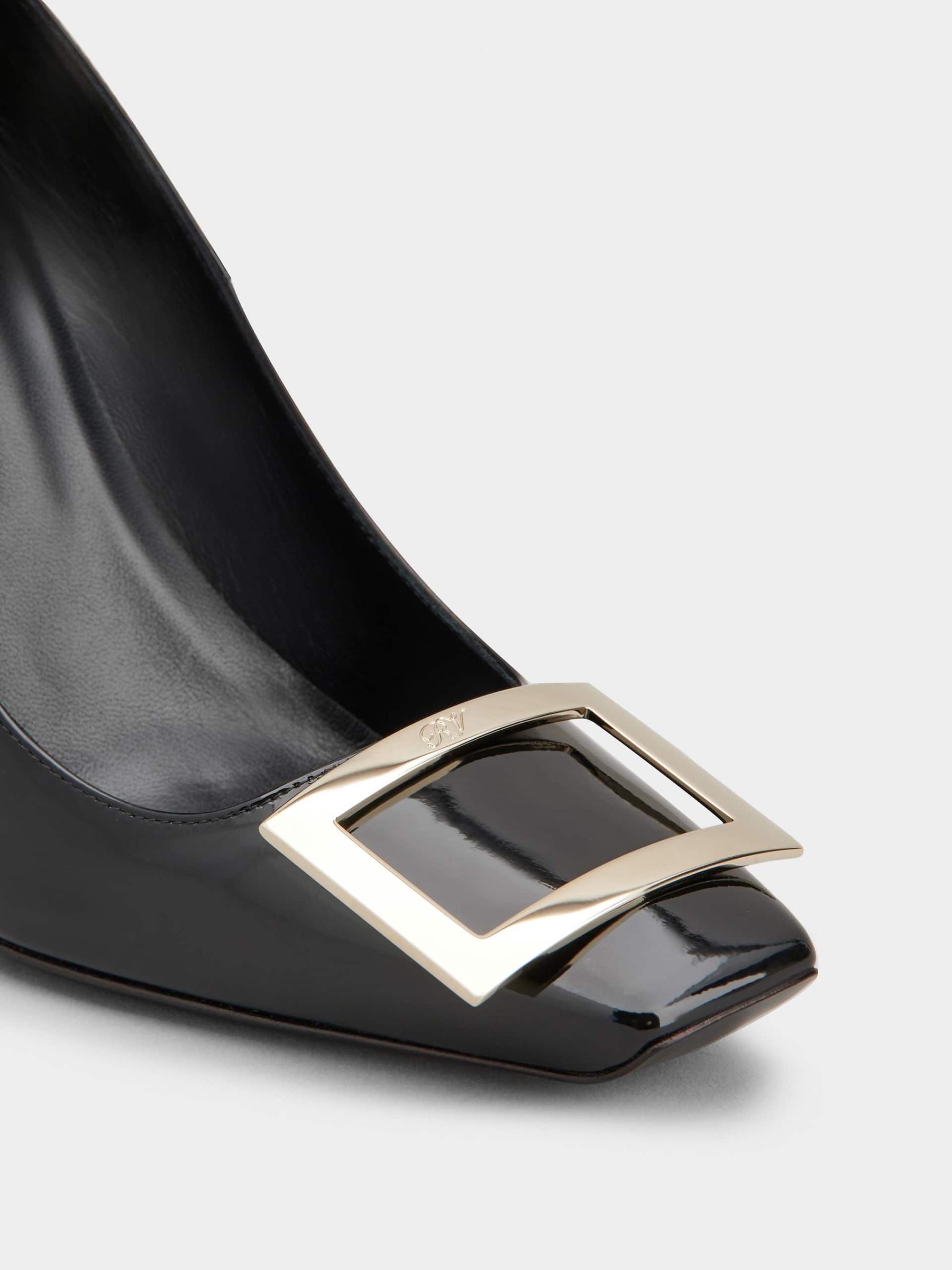 「ベル ヴィヴィエ」トランペット パテントレザー パンプス 100 mm ブラック
