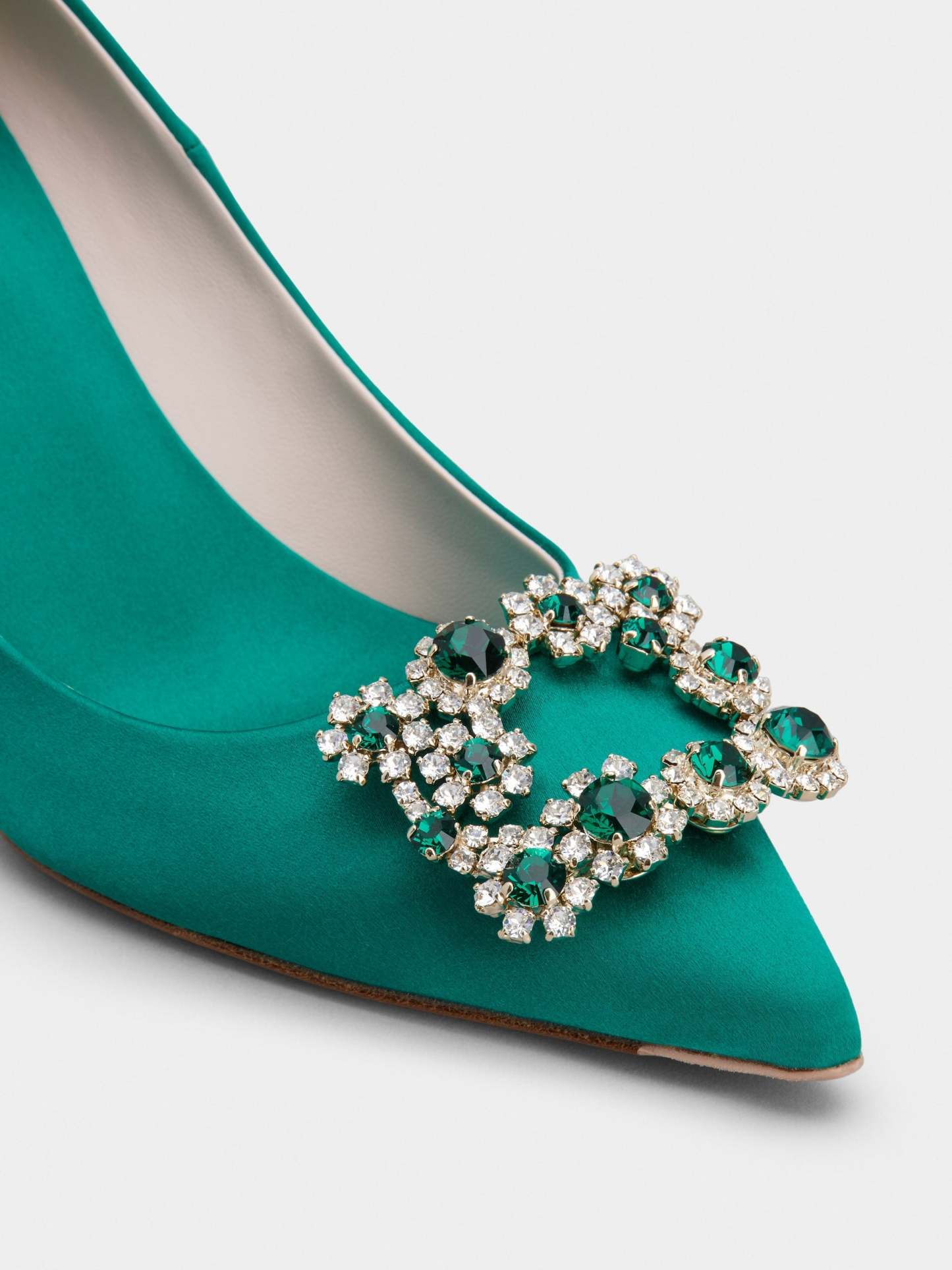 「フラワーストラス」シルク パンプス 65 mm グリーン