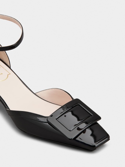 「ベル ヴィヴィエ」ラッカード バックル パテントレザー アンクル ストラップ パンプス 45 mm ブラック