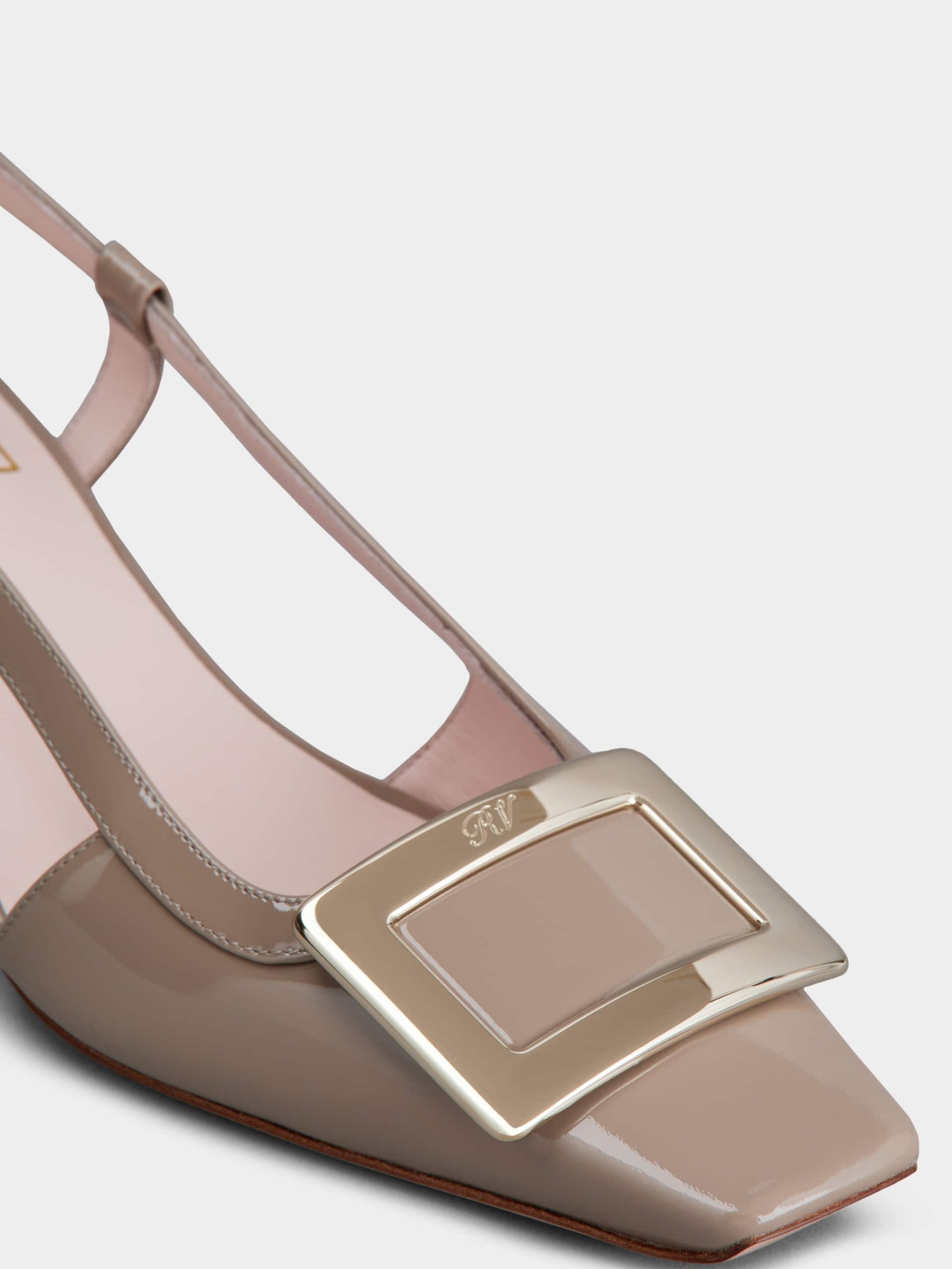 「ベル ヴィヴィエ」パテントレザー スリングバック パンプス 45 mm ベージュ