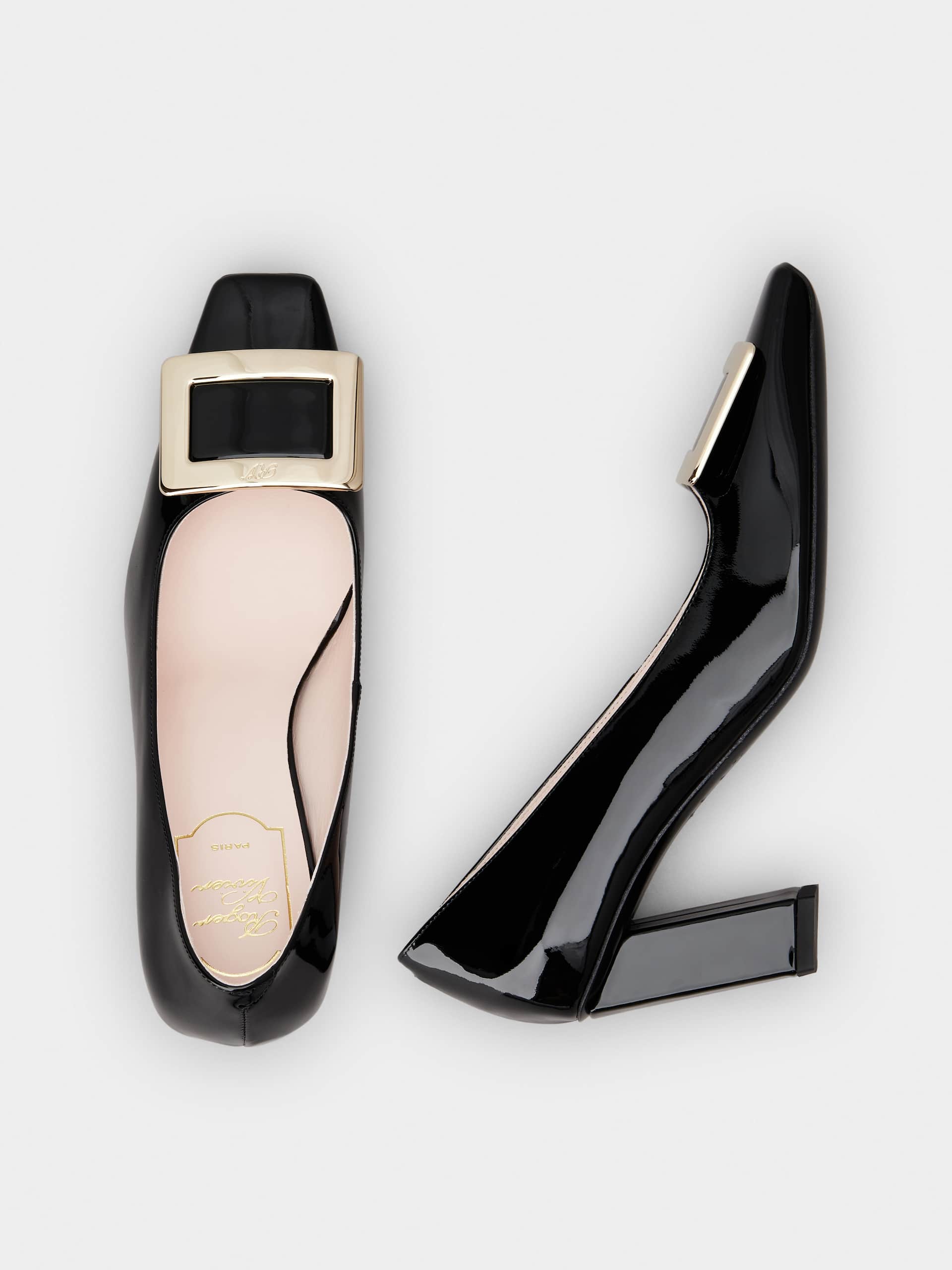 「ベル ヴィヴィエ」メタル バックル パテントレザー パンプス 75 mm ブラック