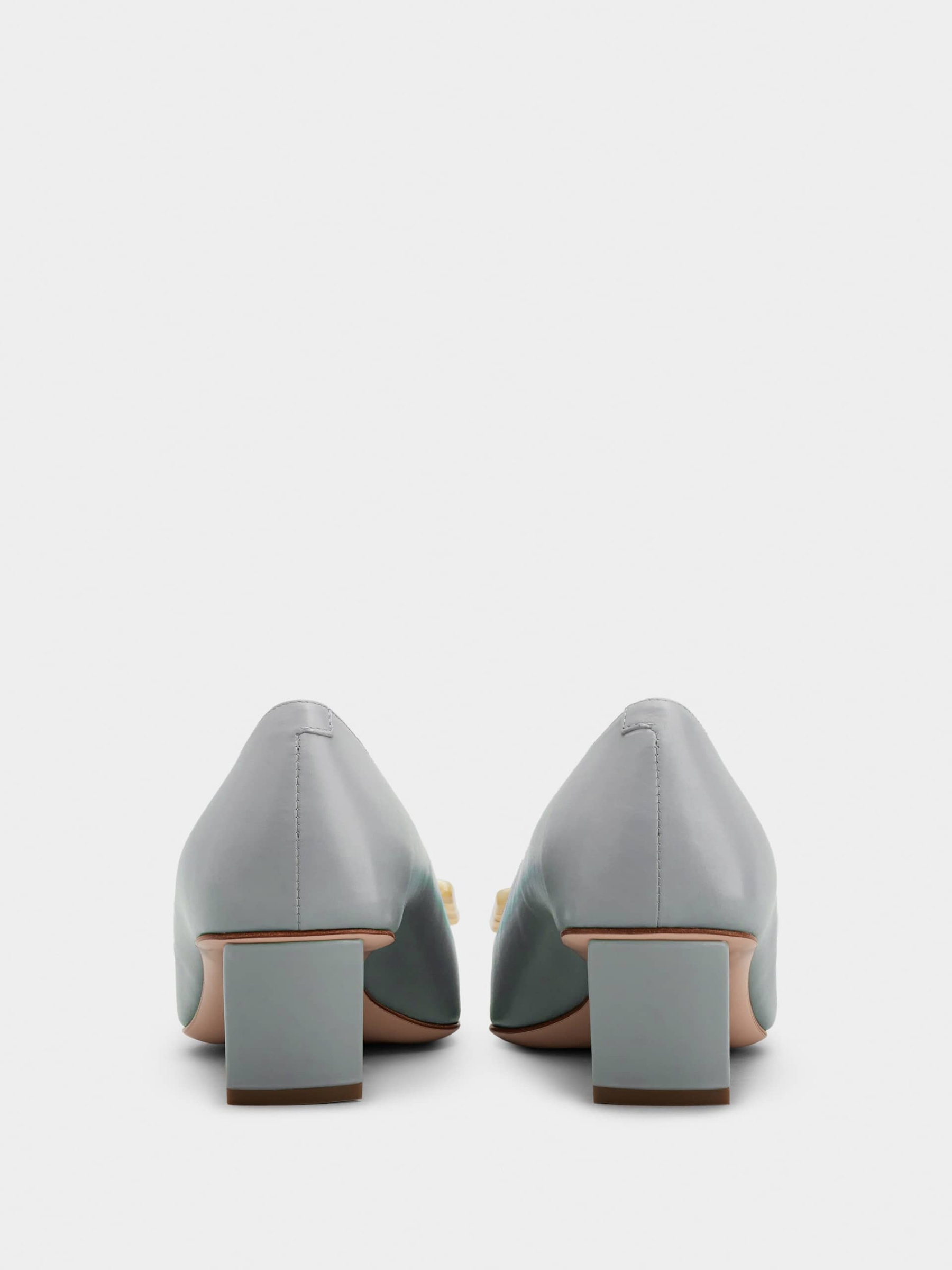 ベル ヴィヴィエ マザーパール バックル パンプス 45 mm グレー