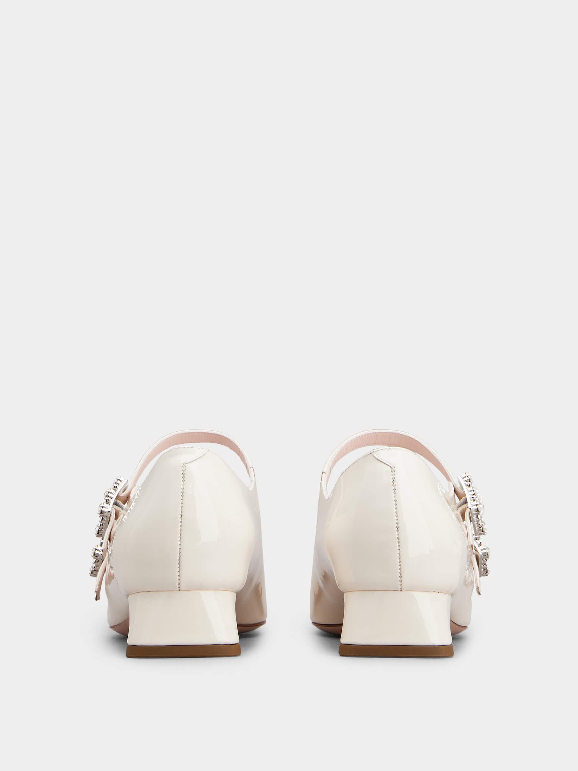 「トレ ヴィヴィエ」ストラス バックル パテントレザー ベビー バレリーナ ミニ 25 mm クリーム