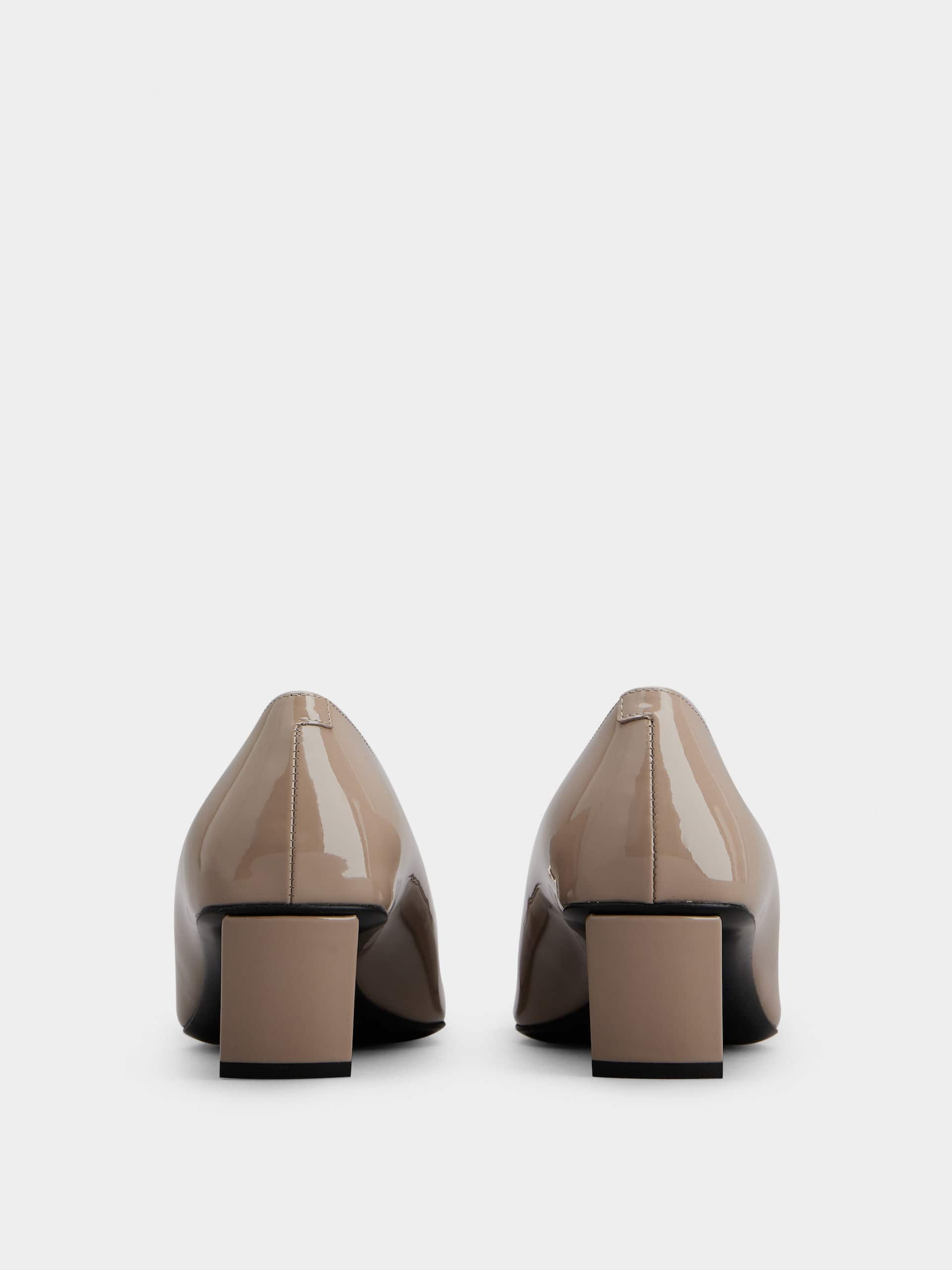 「ベル ヴィヴィエ」パテントレザー パンプス 45 mm ベージュ