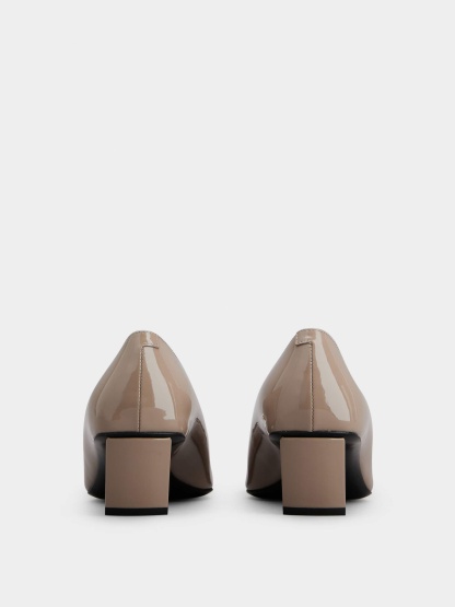 「ベル ヴィヴィエ」パテントレザー パンプス 45 mm ベージュ