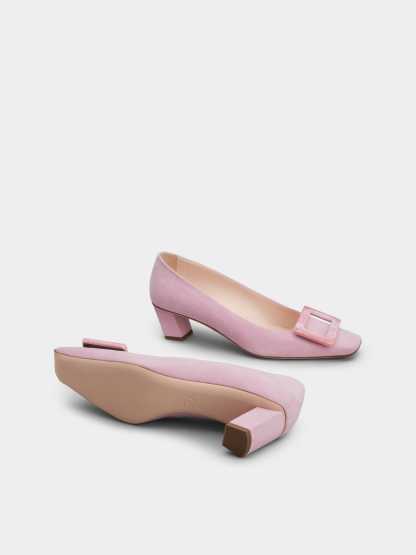 「ベル ヴィヴィエ」 ストーン バックル スエード パンプス 45 mm ピンク