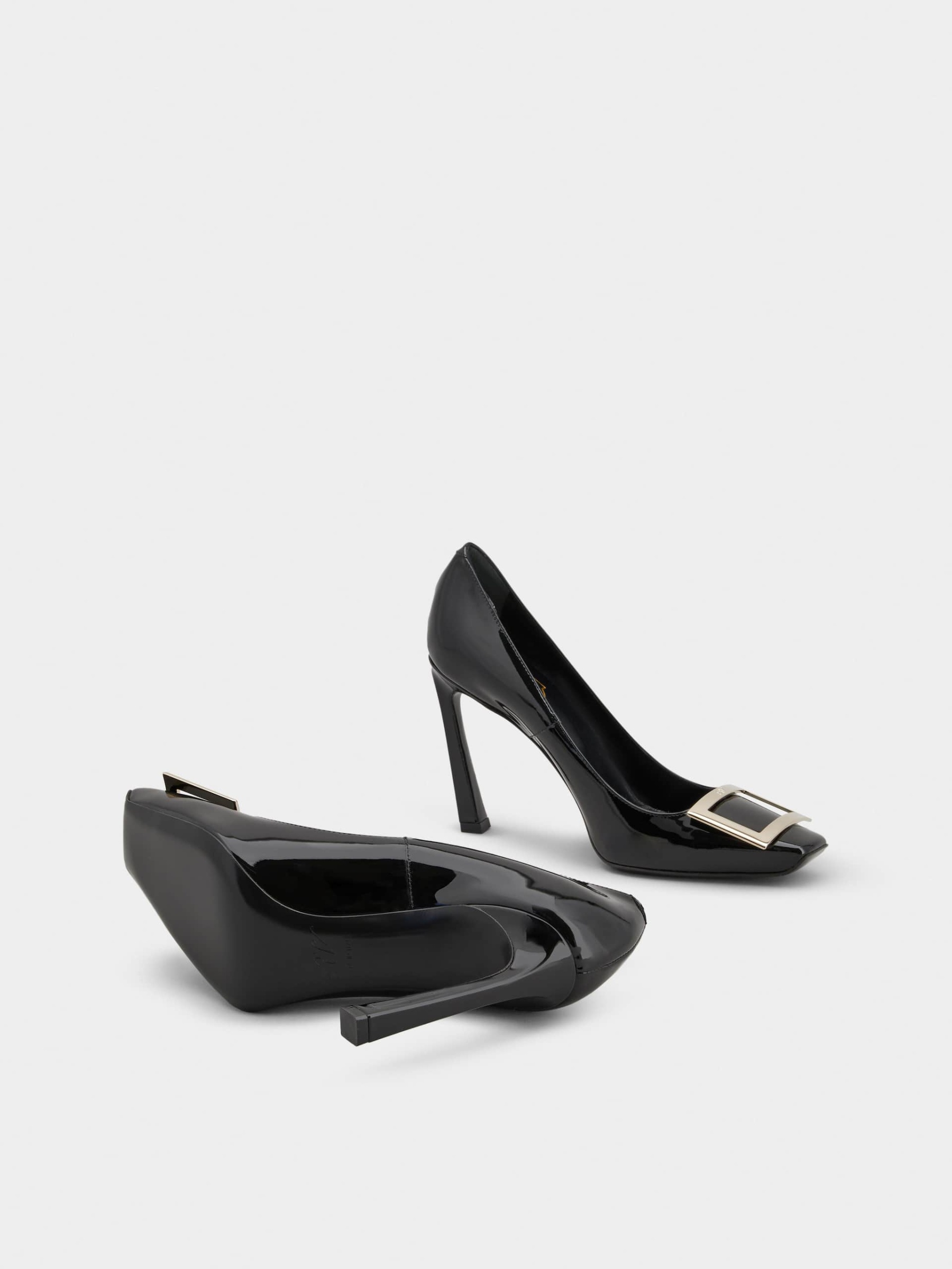 「ベル ヴィヴィエ」トランペット パテントレザー パンプス 100 mm ブラック