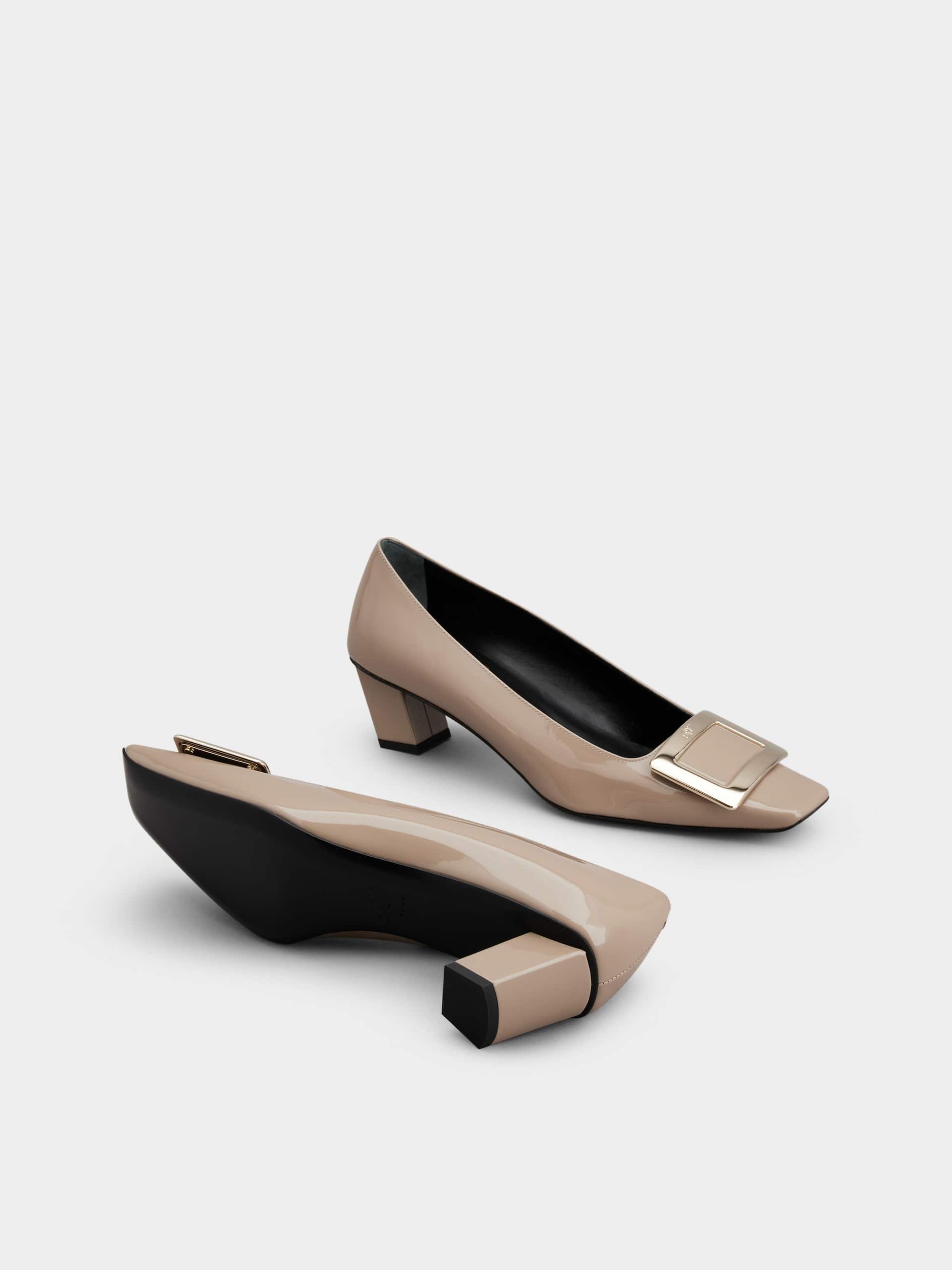 「ベル ヴィヴィエ」パテントレザー パンプス 45 mm ベージュ
