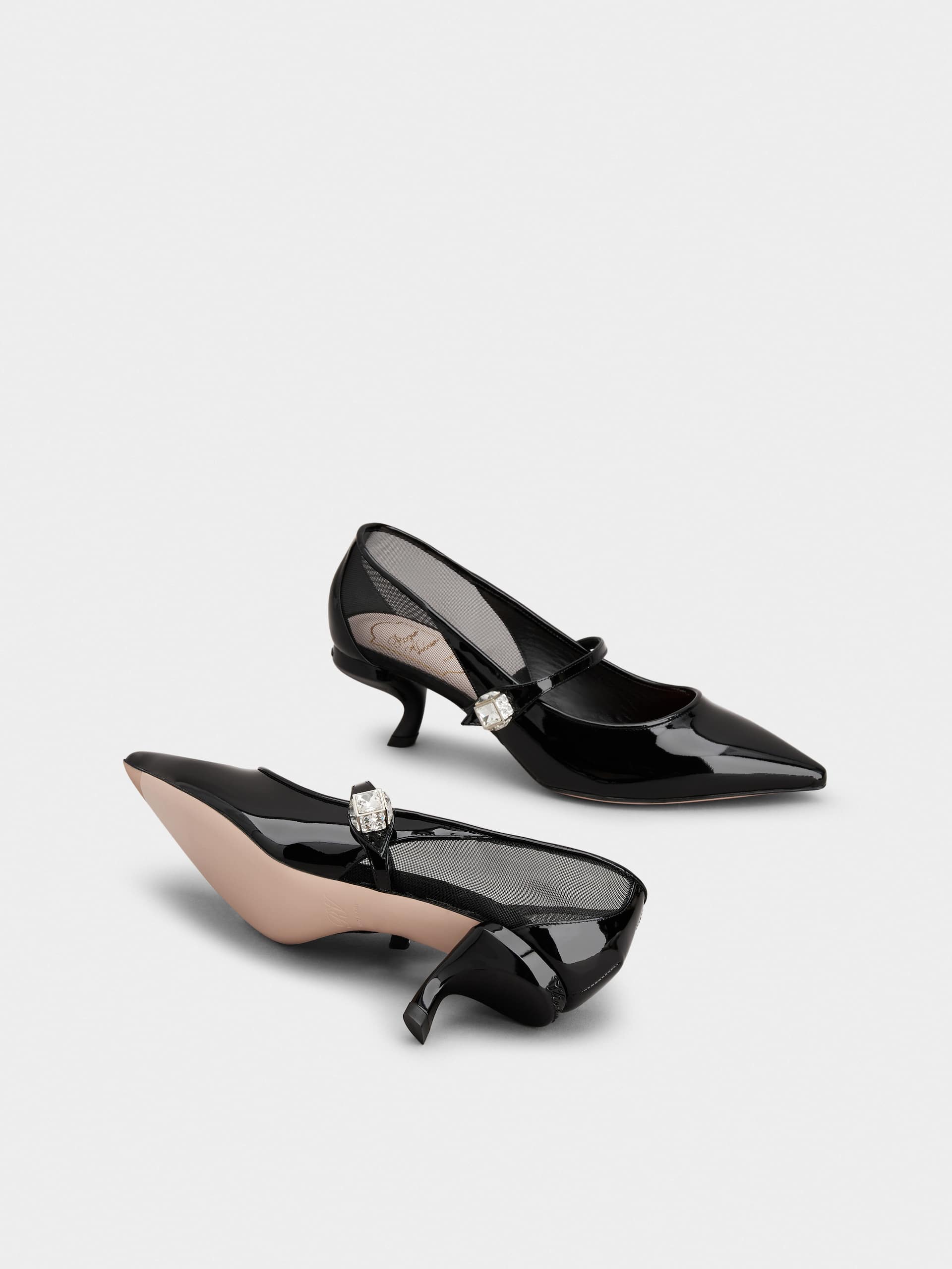 「ヴィルギュル」パテントレザー ベビー パンプス 55 mm ブラック