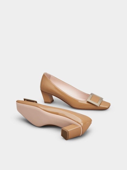 「ベル ヴィヴィエ」パテントレザー パンプス 45 mm ブラウン