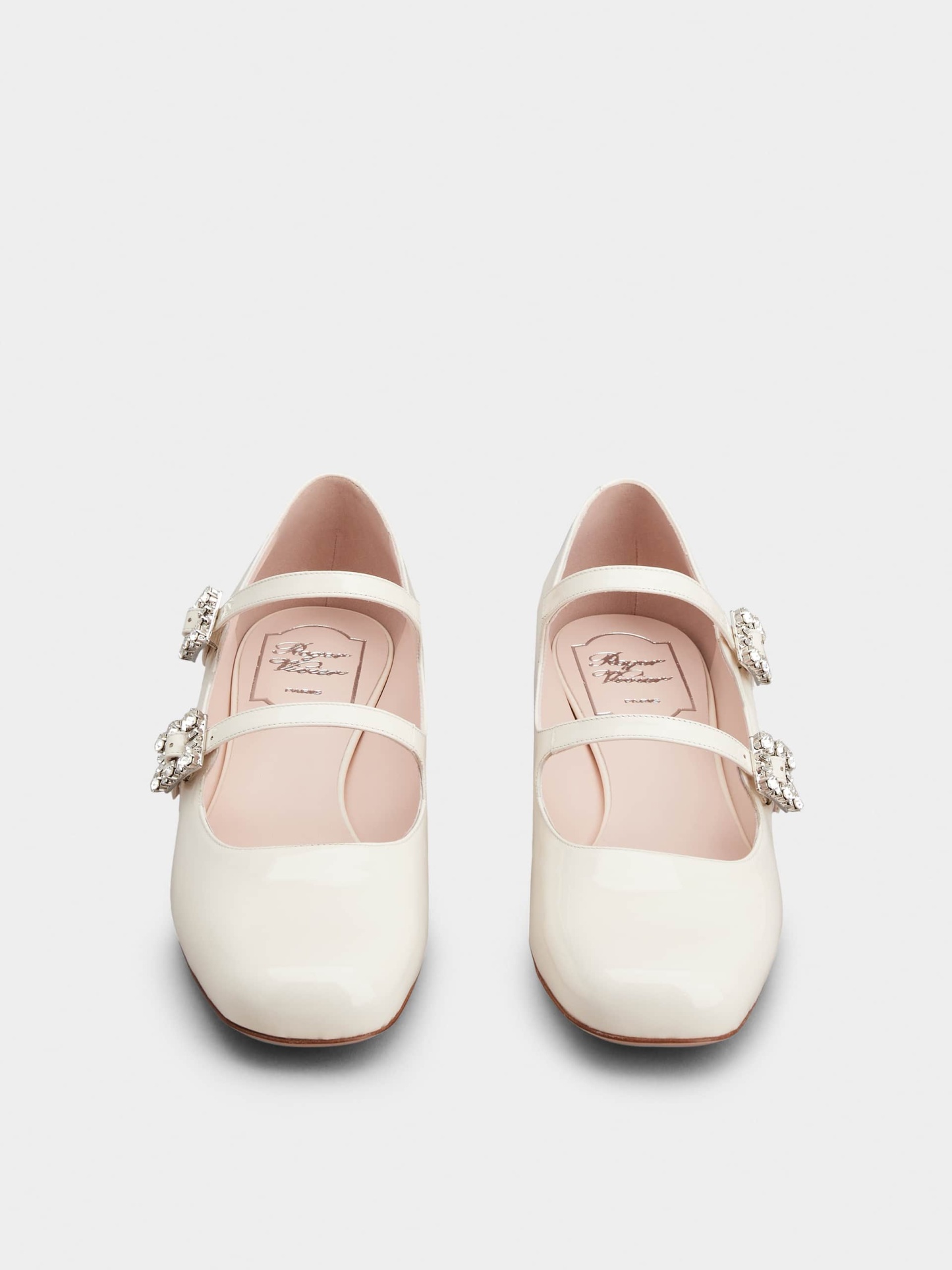 「トレ ヴィヴィエ」ストラス バックル パテントレザー ベビー バレリーナ ミニ 25 mm クリーム