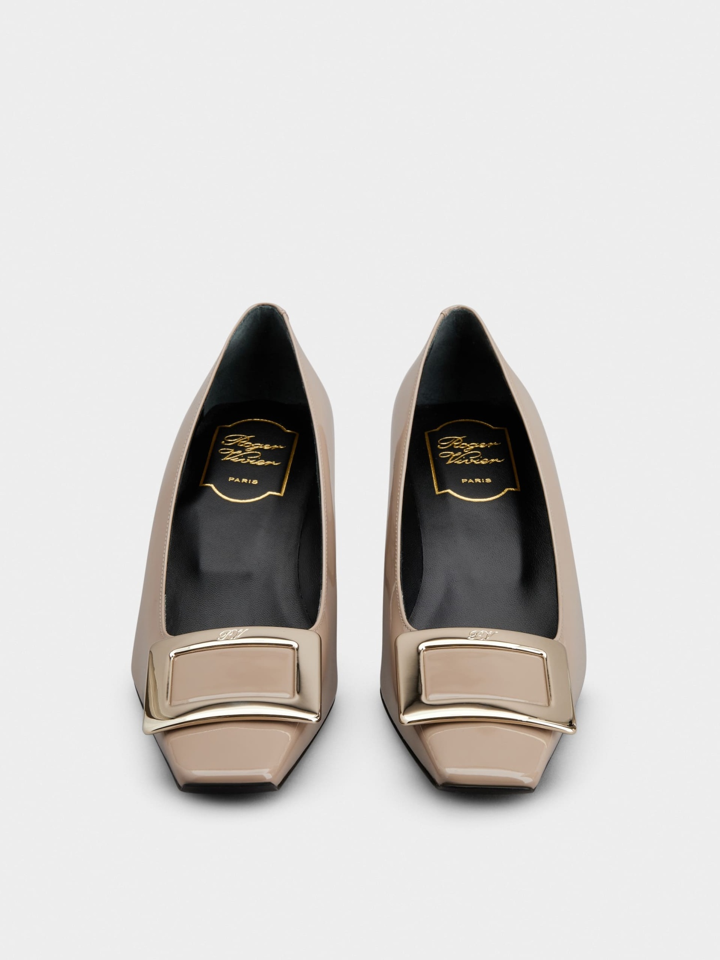 「ベル ヴィヴィエ」パテントレザー パンプス 45 mm ベージュ