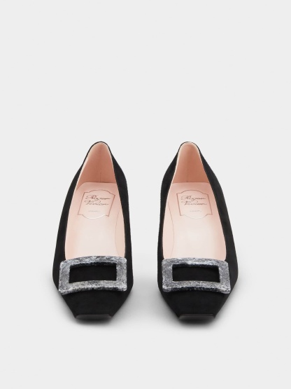 「ベル ヴィヴィエ」 ストーン バックル スエード パンプス 45 mm ブラック