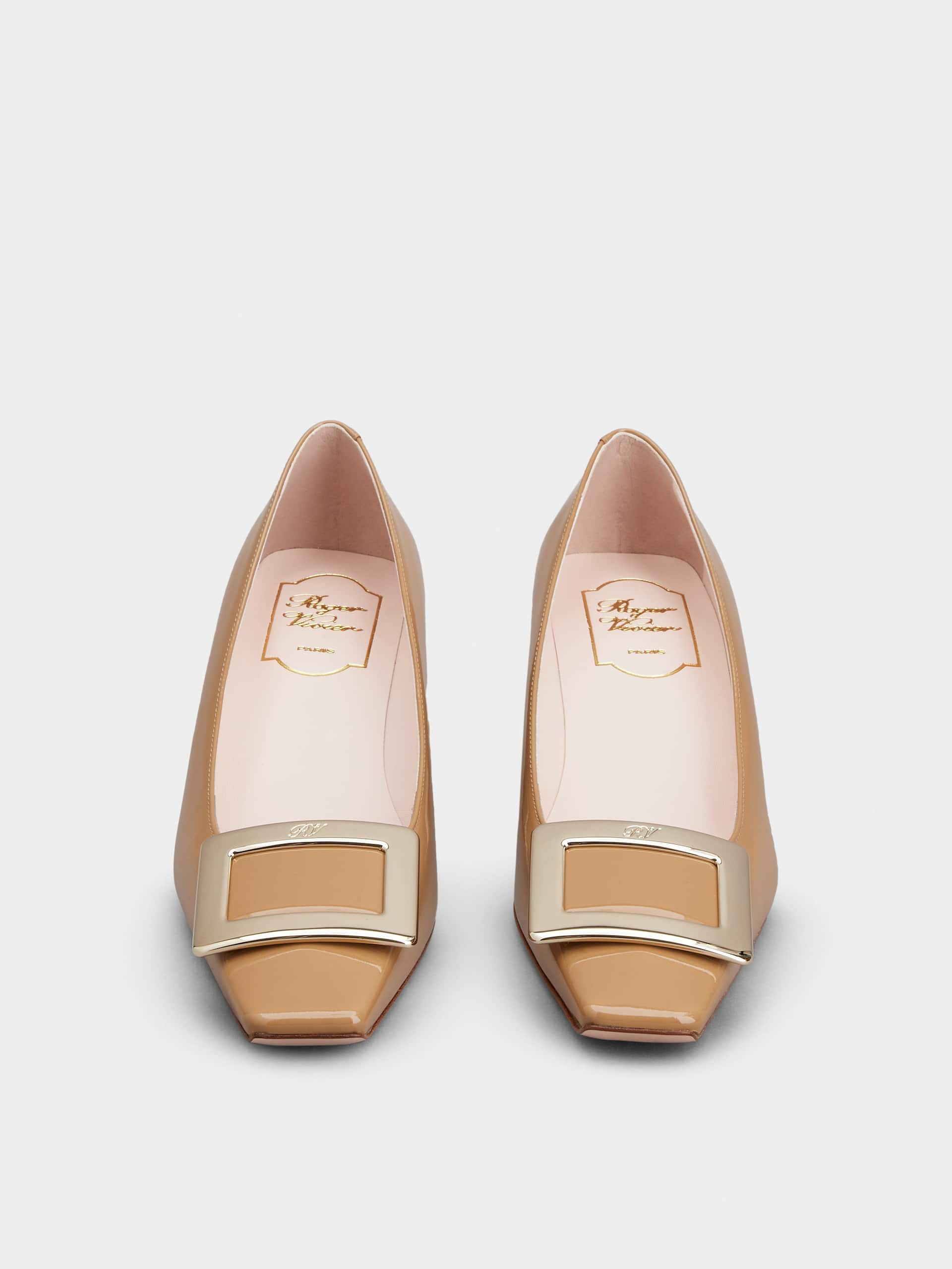 「ベル ヴィヴィエ」パテントレザー パンプス 45 mm ブラウン