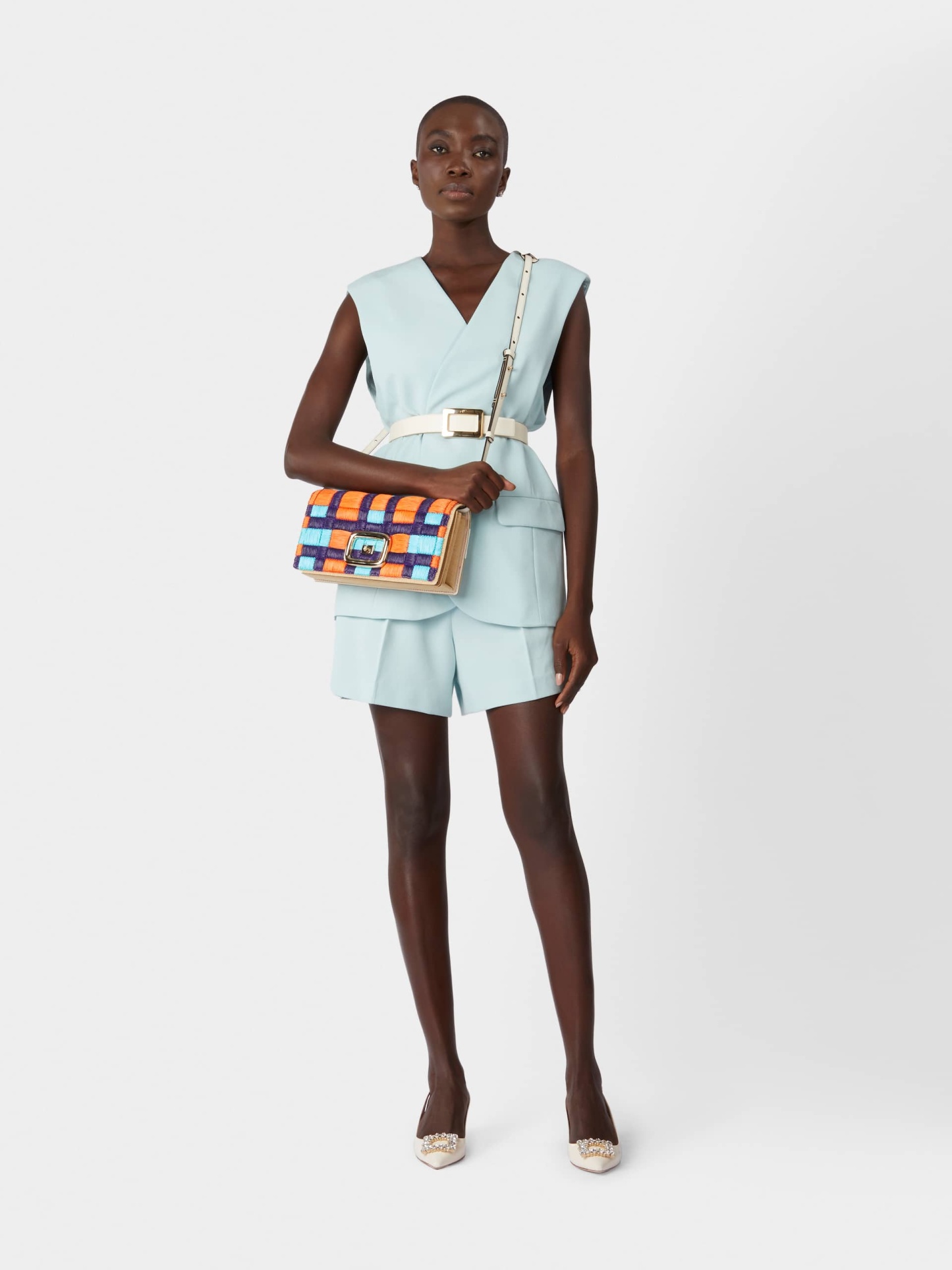 「ヴィルギュル」ストラス バックル パテント レザー スリングバック パンプス 55 mm クリーム