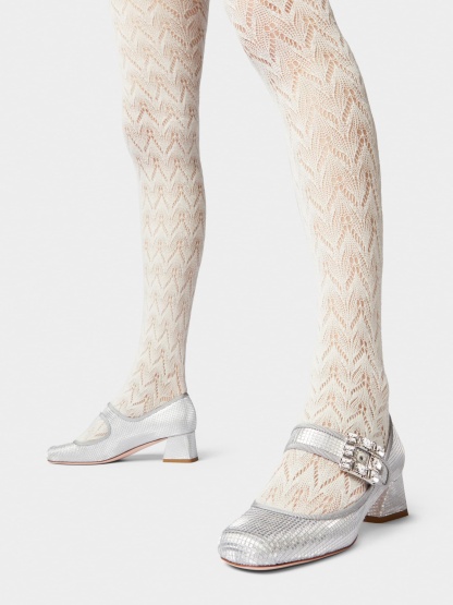 「トレ ヴィヴィエ」ストラス バックル ファブリック ベビー パンプス 45 mm シルバー