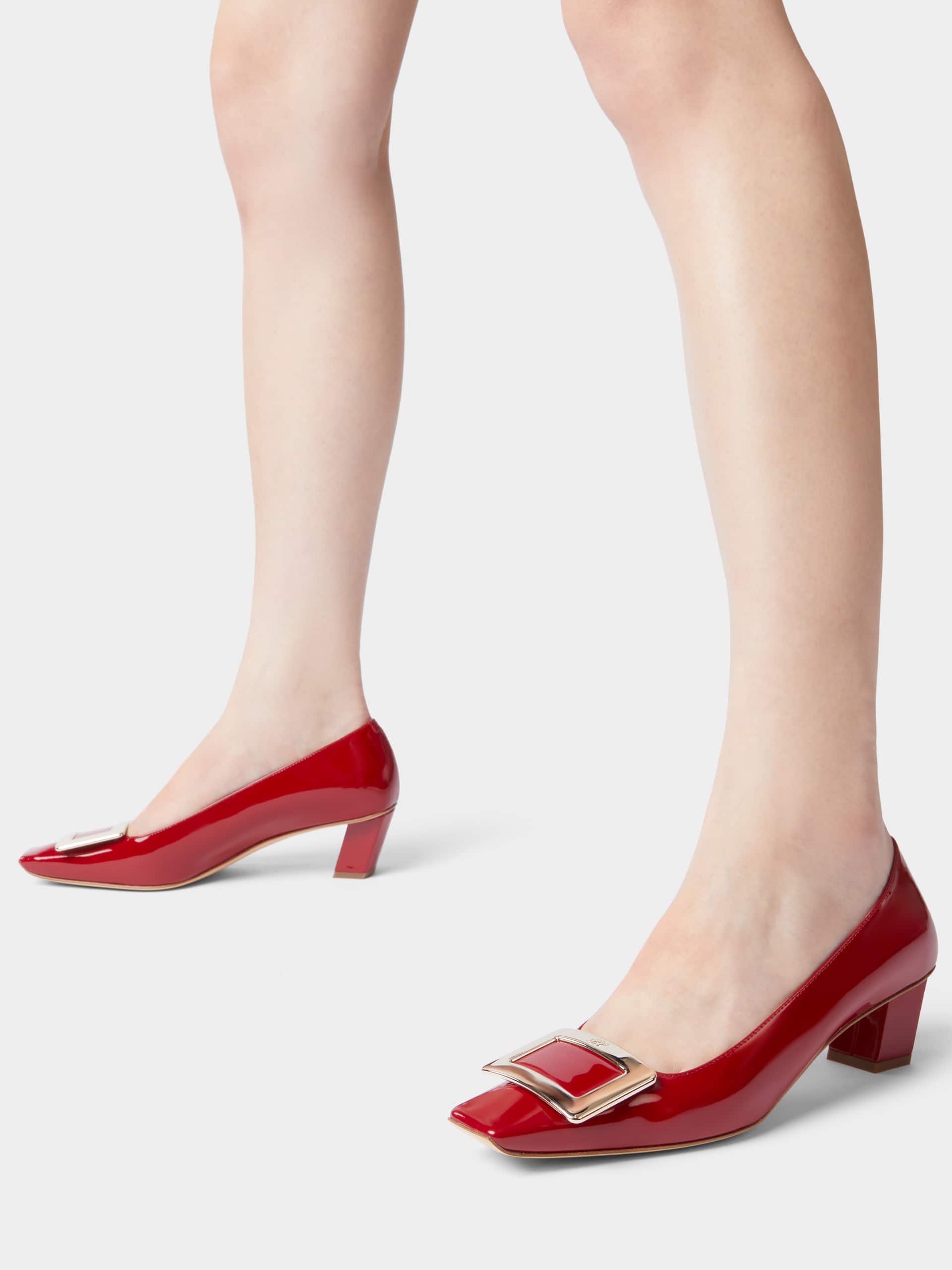 「ベル ヴィヴィエ」パテントレザー パンプス 45 mm レッド
