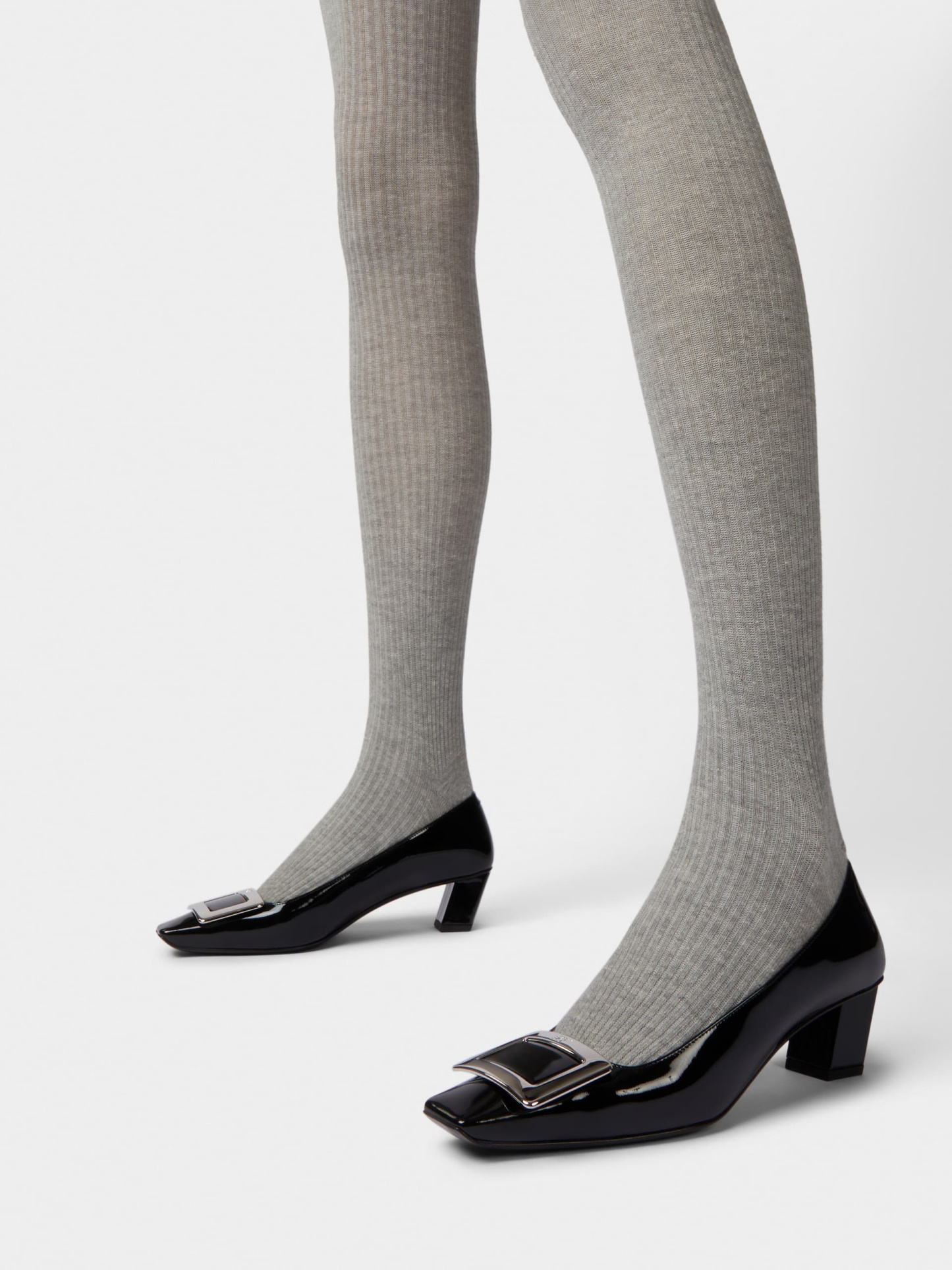 「ベル ヴィヴィエ」パテントレザー パンプス 45 mm ブラック