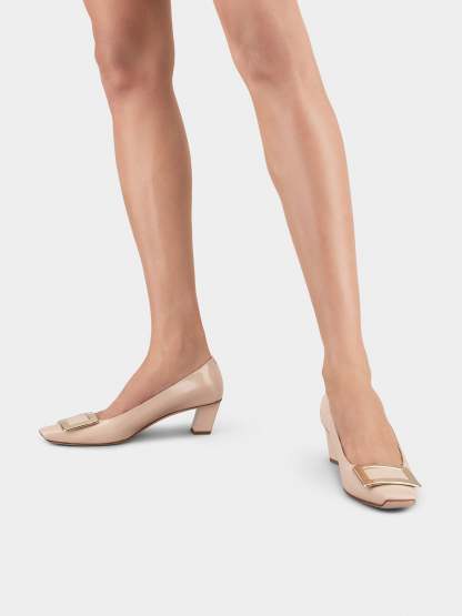 「ベル ヴィヴィエ」パテントレザー パンプス 45 mm ピンク