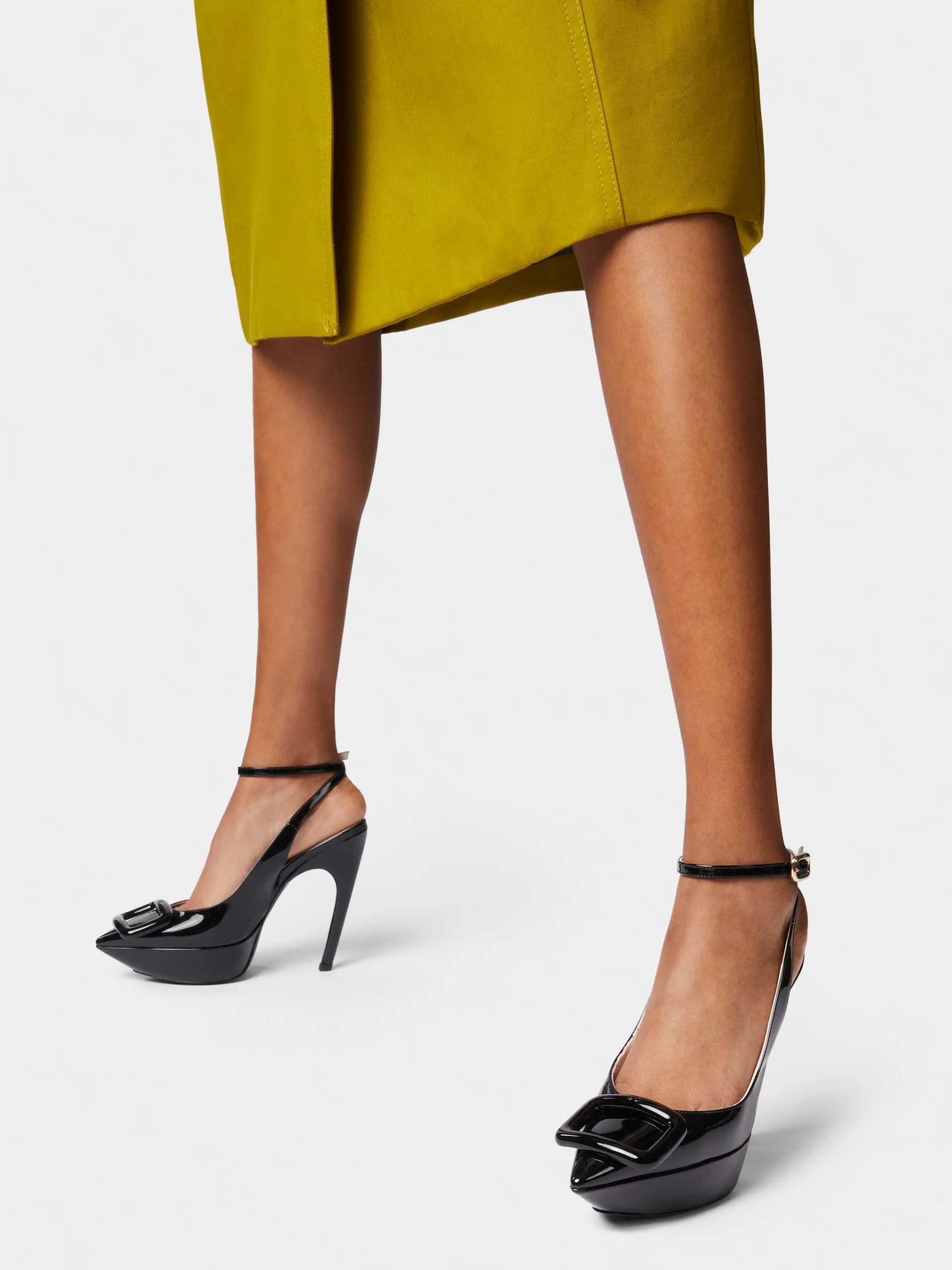 「ヴィヴ ショック」ラッカード バックル パテントレザー スリングバック パンプス 125 mm ブラック