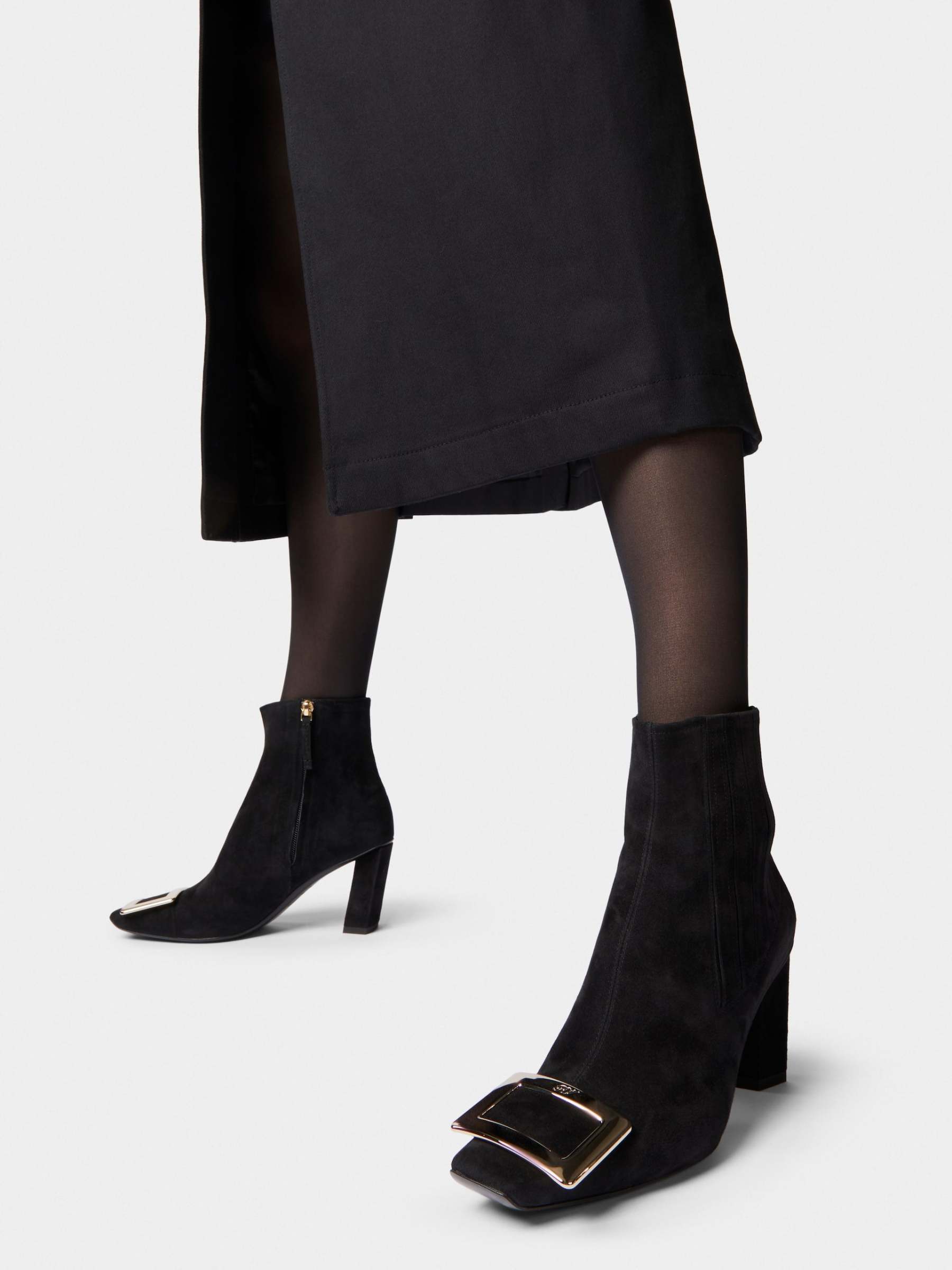 「ベル ヴィヴィエ」メタル バックル スエード チェルシー アンクル ブーツ 75 mm ブラック