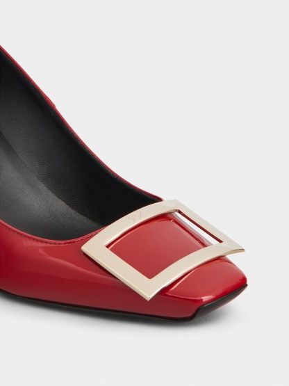 「ベル ヴィヴィエ トランペット」パテントレザー パンプス 70 mm レッド