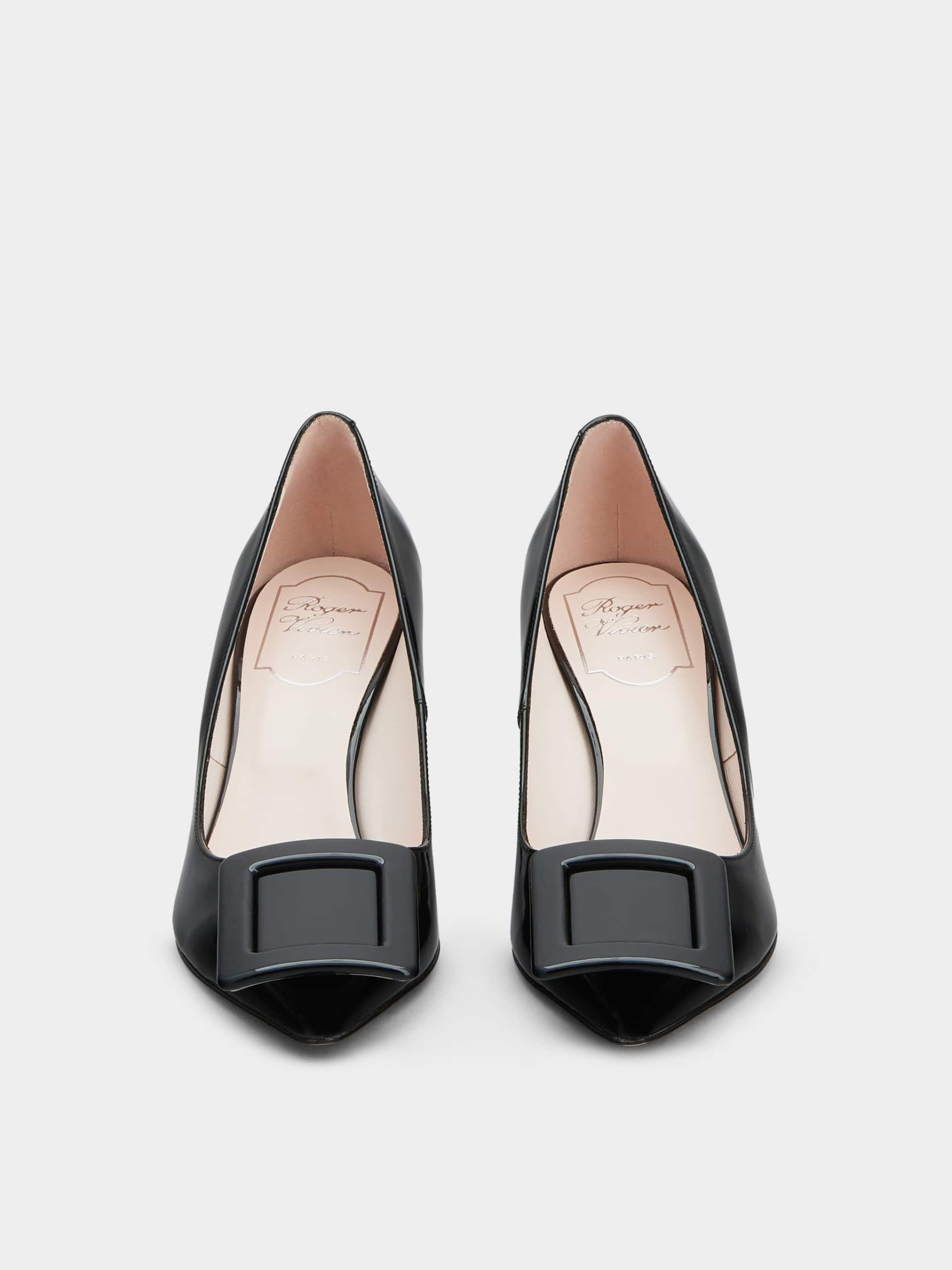 「ヴィヴ イン ザ シティ」 パテントレザー パンプス 65 mm ブラック