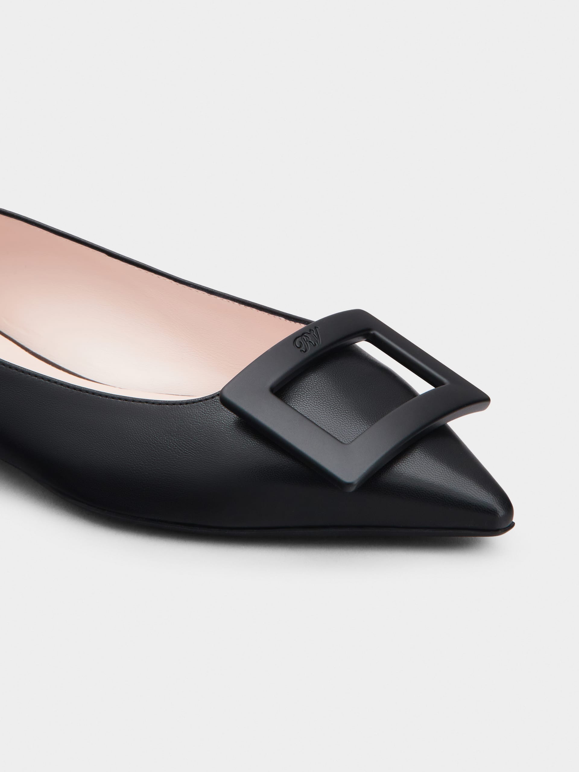 「ゴメッティーヌ」ナッパレザー バレリーナ 5 mm ブラック