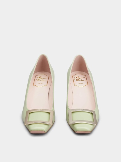 「ベル ヴィヴィエ トランペット」パンプス パテントレザー 45 mm グリーン