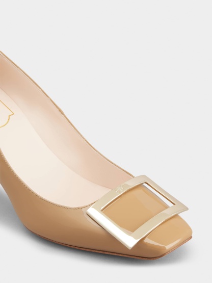 「ベル ヴィヴィエ トランペット」パテントレザー パンプス 70 mm ブラウン