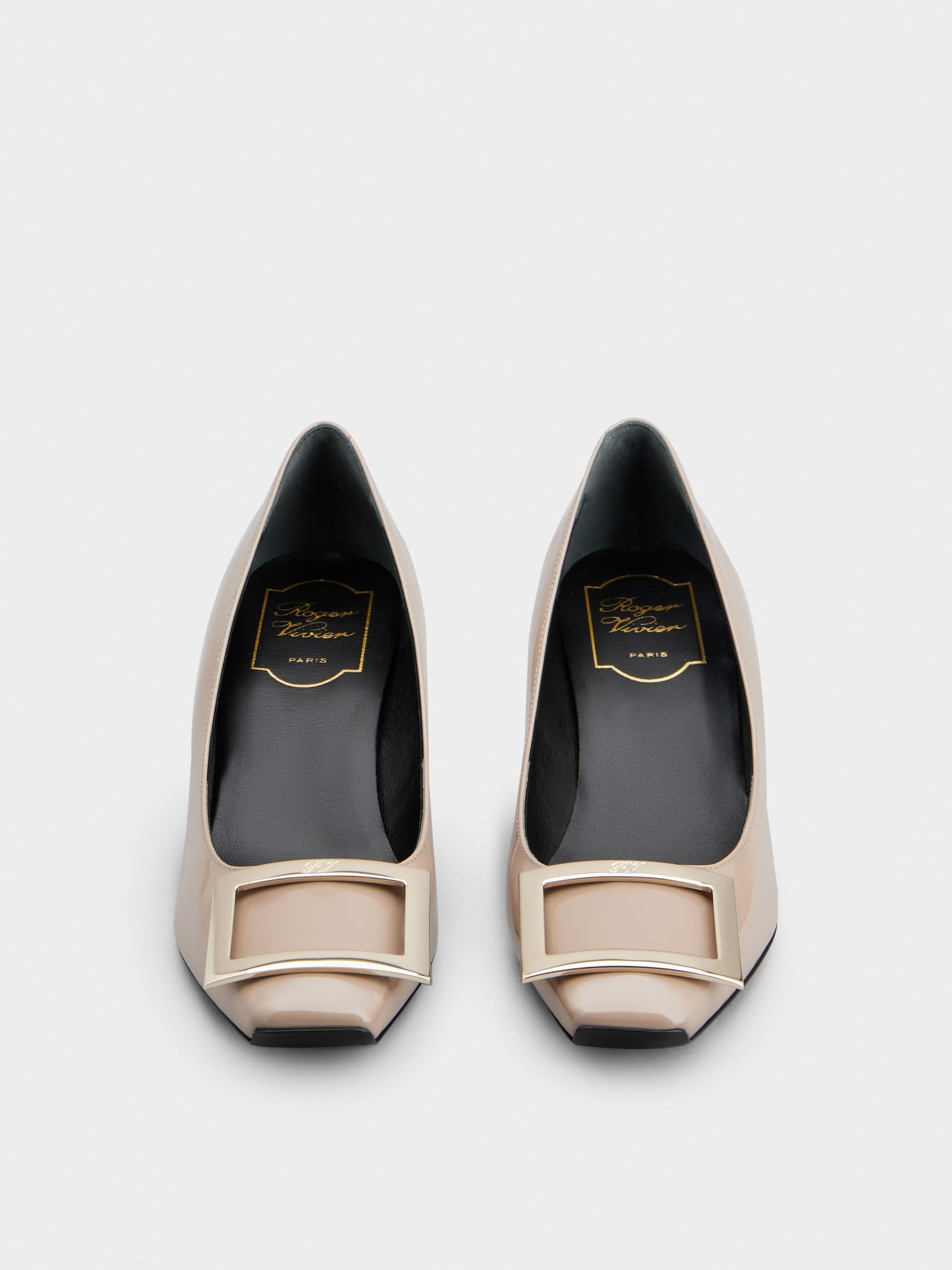 「ベル ヴィヴィエ トランペット」パンプス パテントレザー 45 mm ベージュ